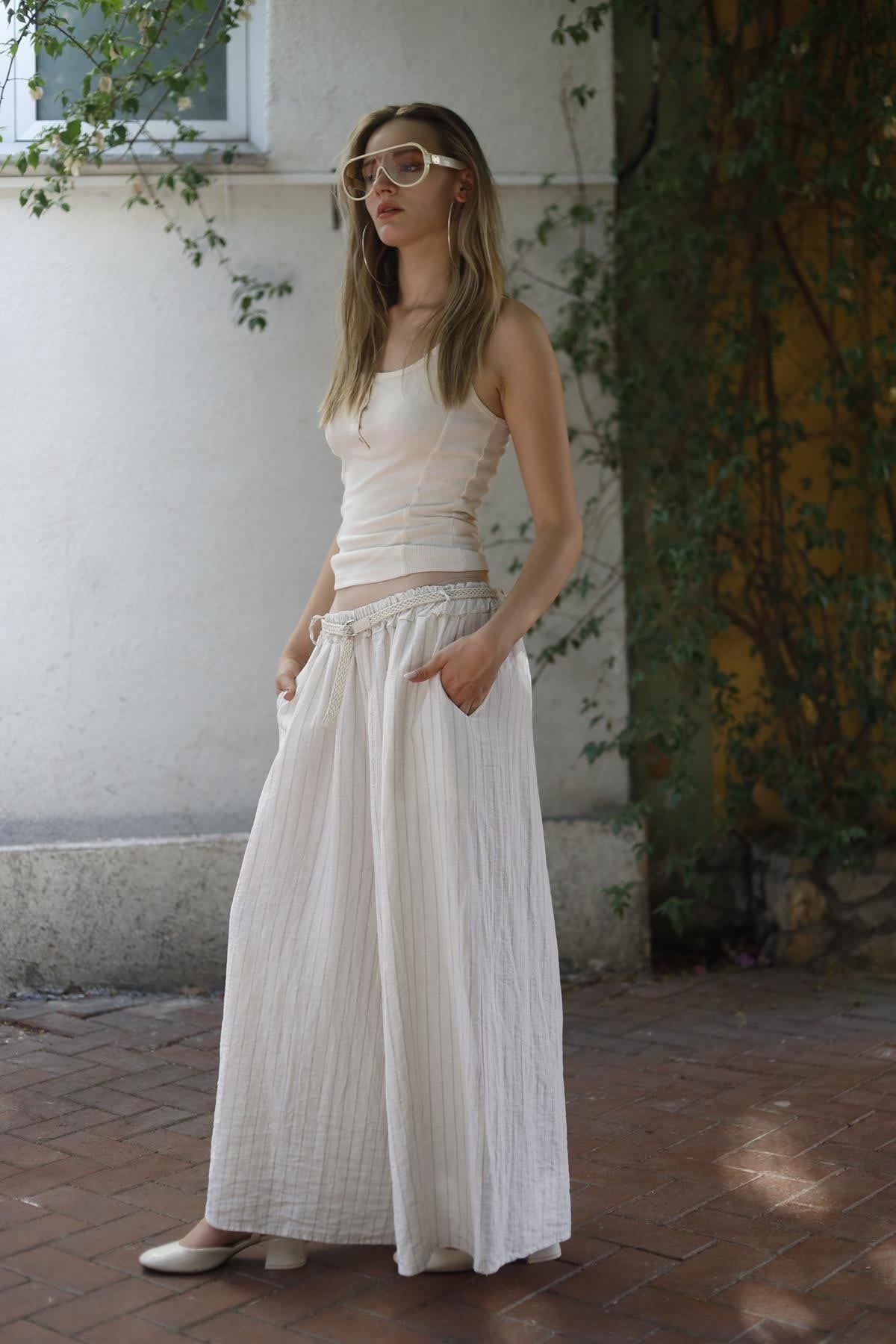 Krem Rengi Çizgili Salaş Pantolon