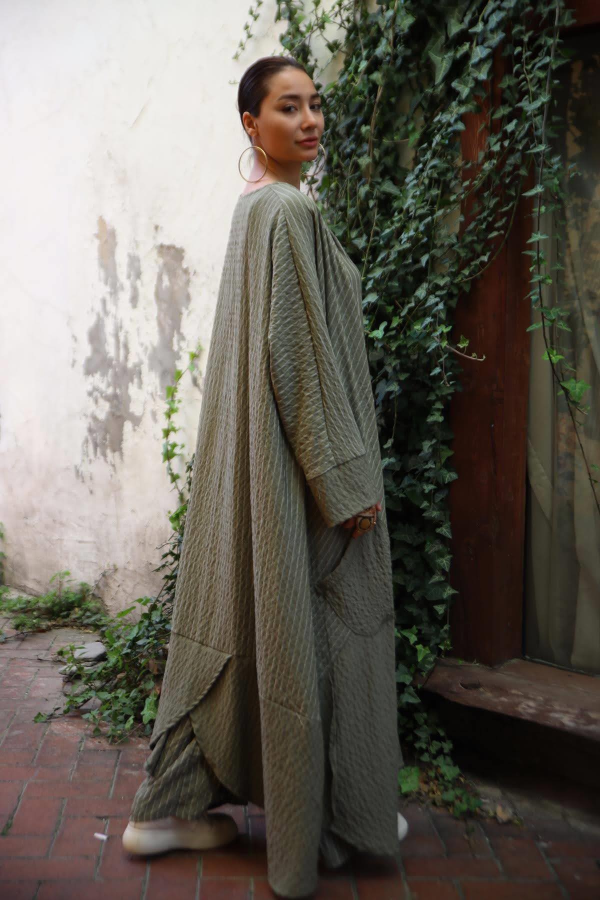 Haki Çizgili Püskül Detaylı Gofre Kaftan - Şaman Butik Haki Çizgili Püskül Detaylı Gofre Kaftan