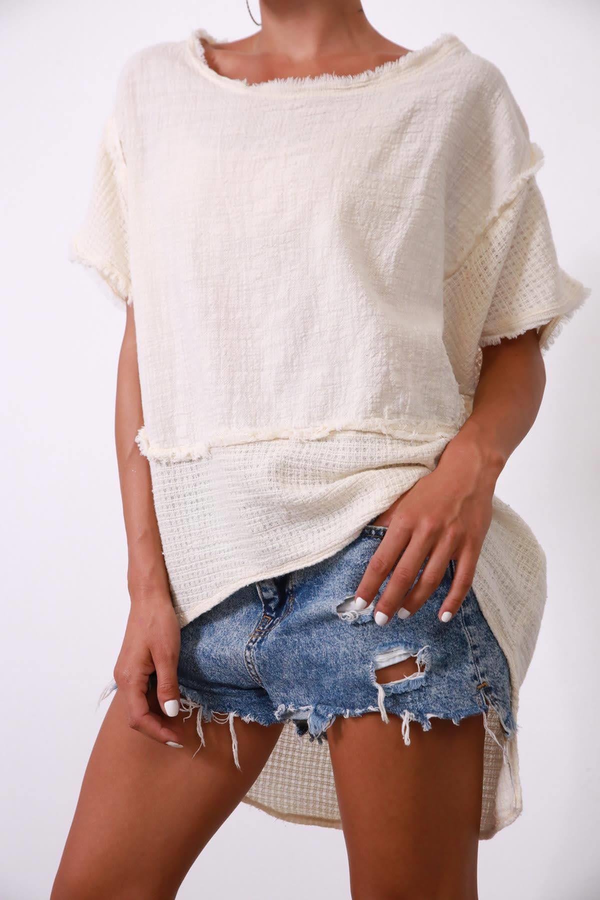 Ekru Kayık Yaka Püsküllü Parça Detaylı Bluz - Şaman Butik Ekru Kayık Yaka Püsküllü Parça Detaylı Bluz