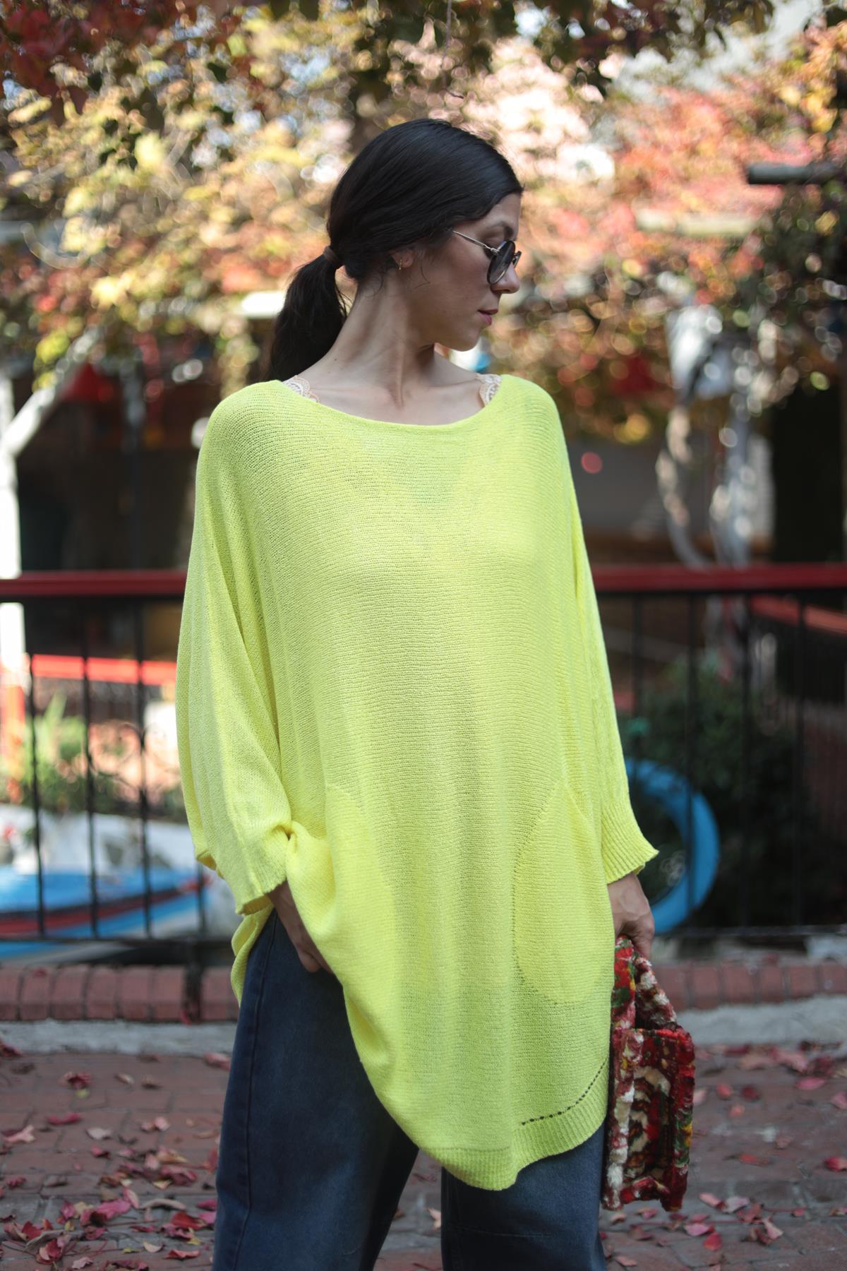 Neon Sarı Oval Kesim Cepli Triko Tunik