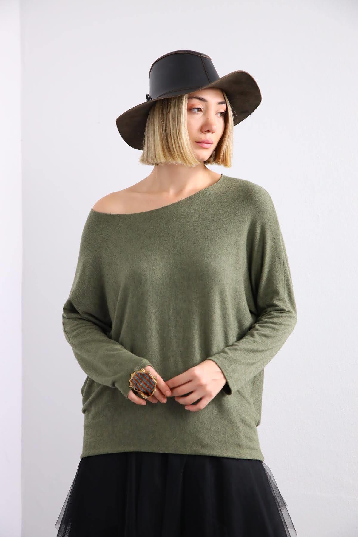 Haki Bisiklet Yaka Yarasa Kol Bluz - Şaman Butik Haki Bisiklet Yaka Yarasa Kol Bluz