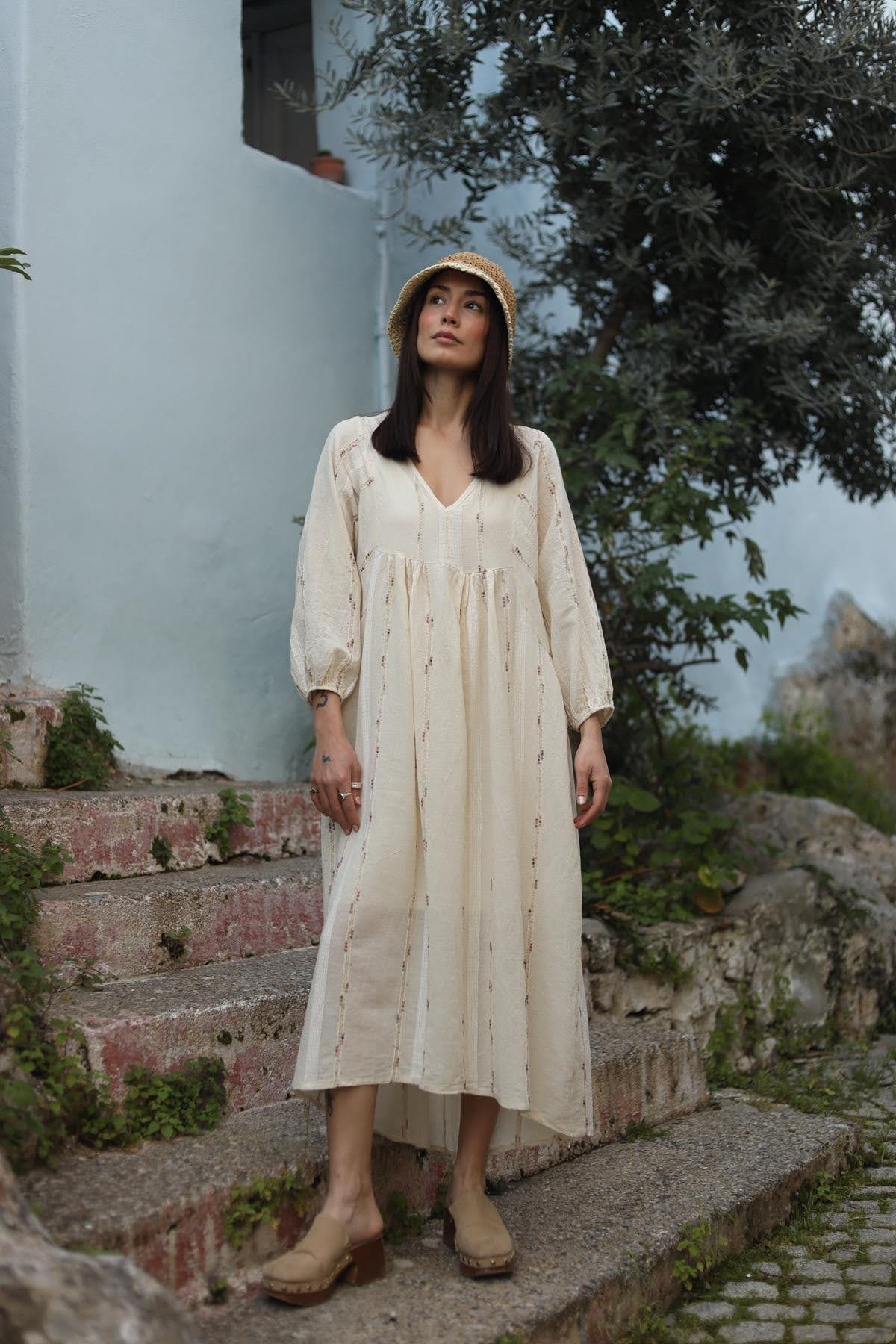 Krem Rengi V Yaka Kolları Lastikli Elbise