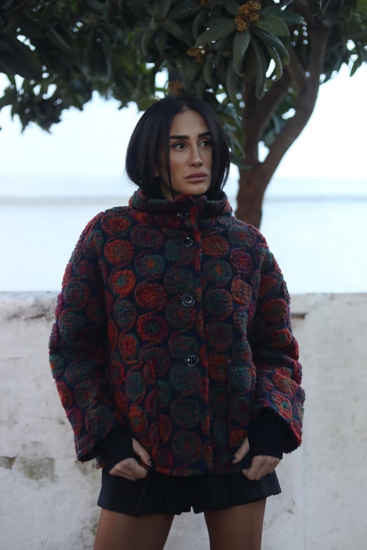 Bordo Spiral Desenli Kısa Keçe Kaban