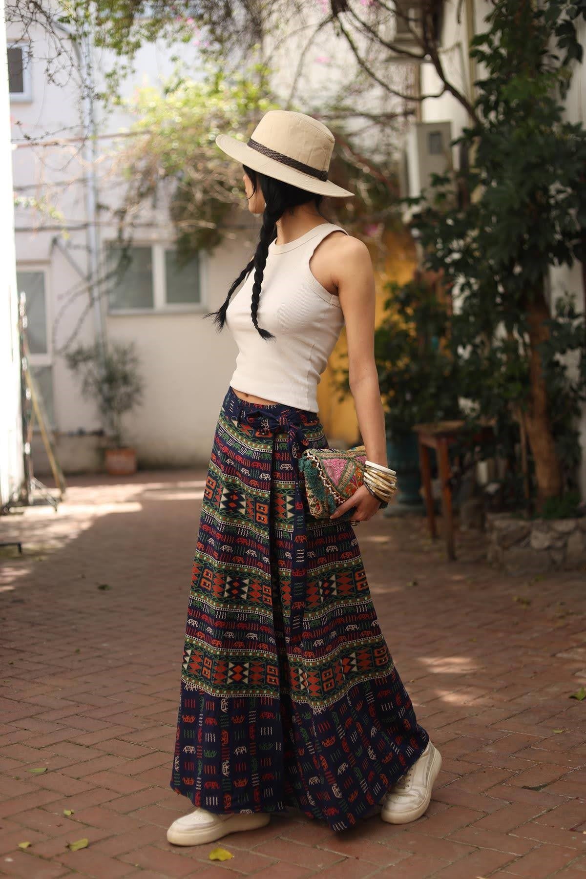 Lacivert Otantik Desenli Anvelop Etek