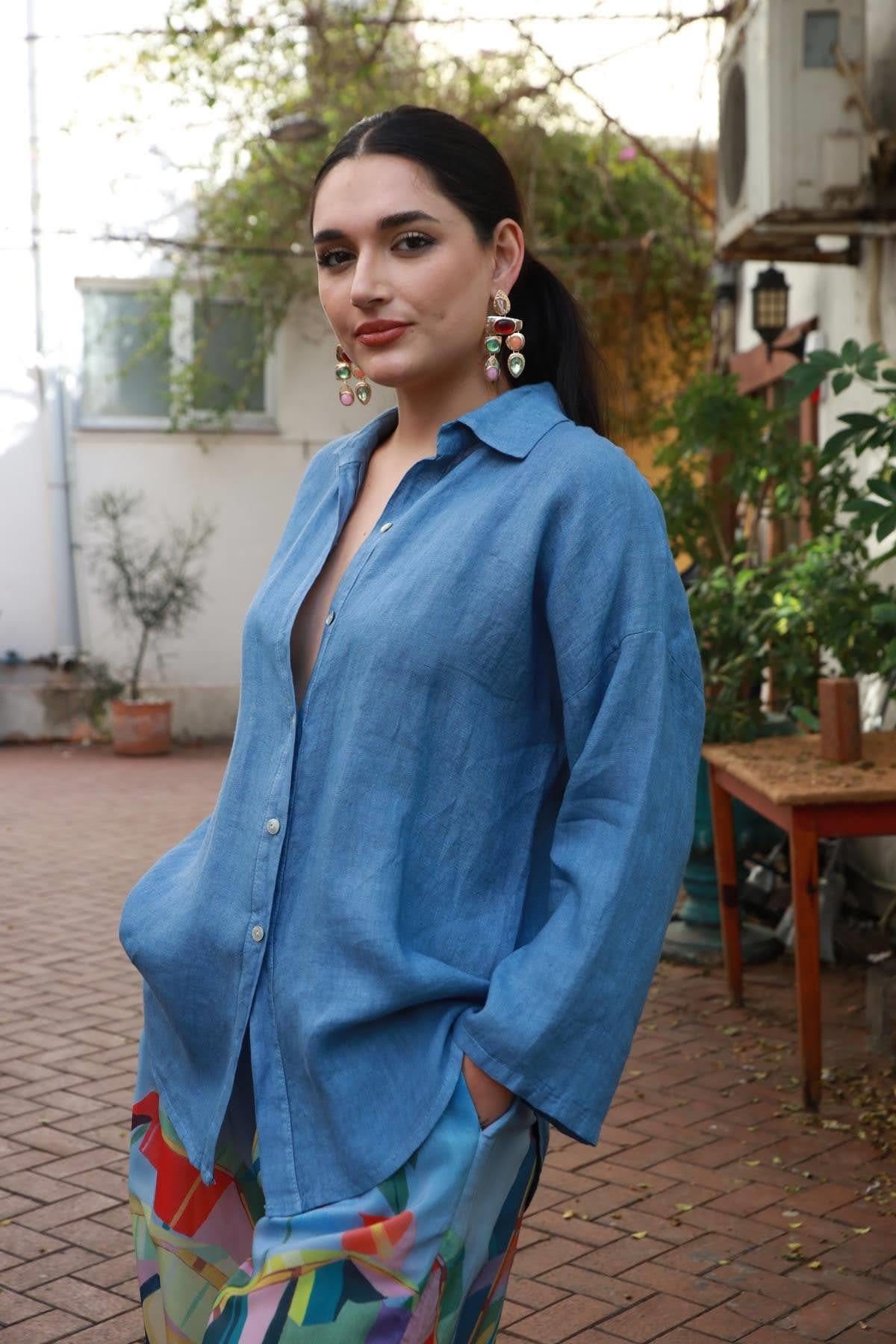 İndigo Mavi Sırtı Düğmeli Keten Gömlek