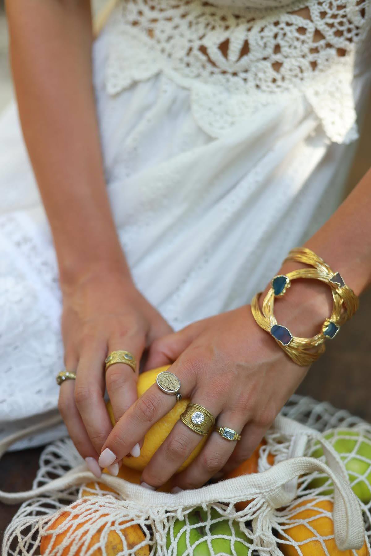 Akik Taşlı Altın Kaplama Tel Bileklik