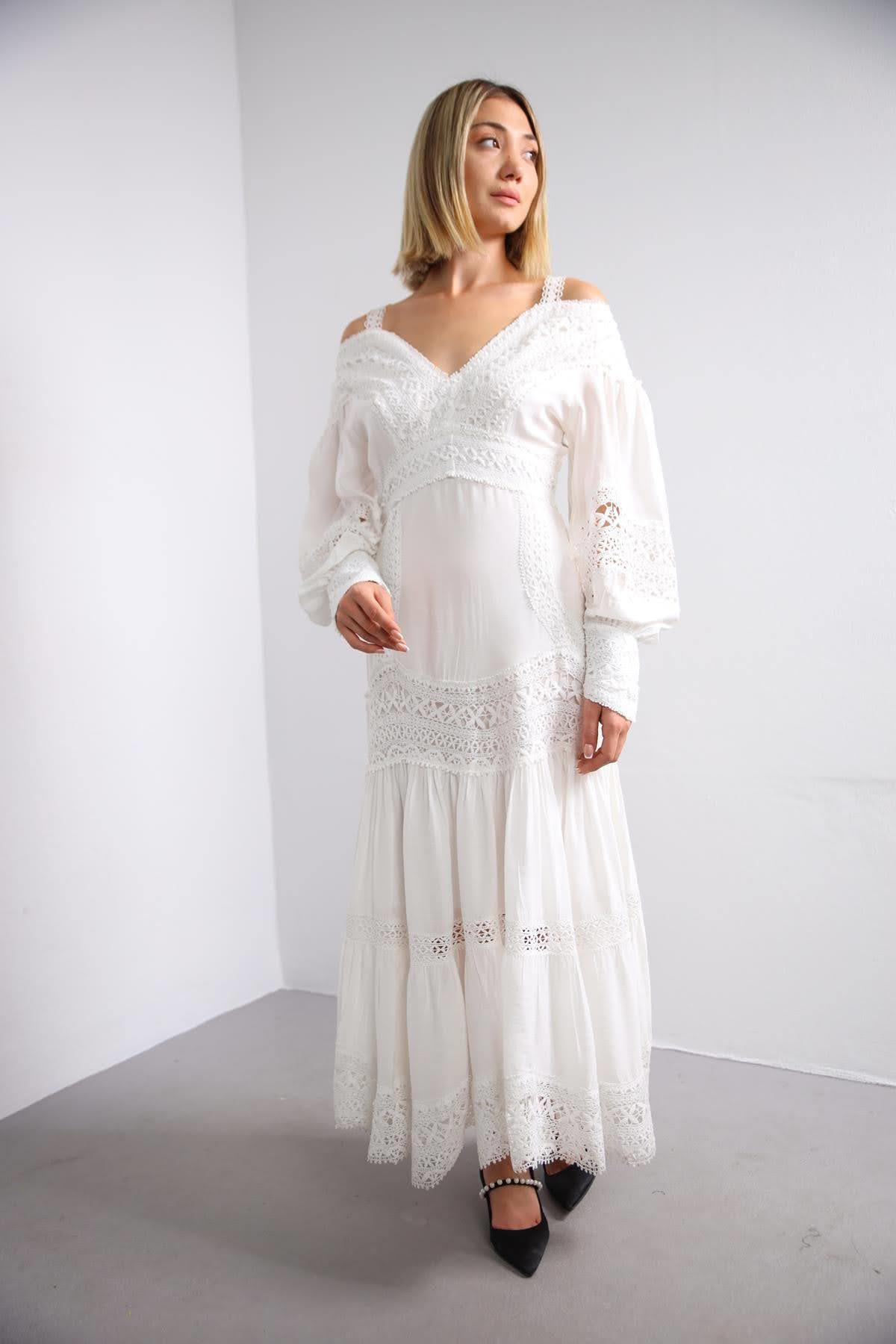 Beyaz Omzu Pencereli Dantelli Bohem Elbise - Şaman Butik Beyaz Omzu Pencereli Dantelli Bohem Elbise