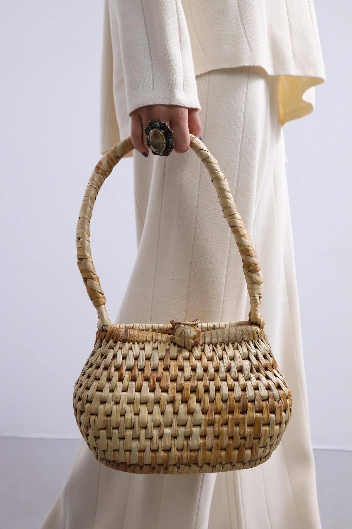  Krem Rengi Kalın Askılı Rafya Çanta