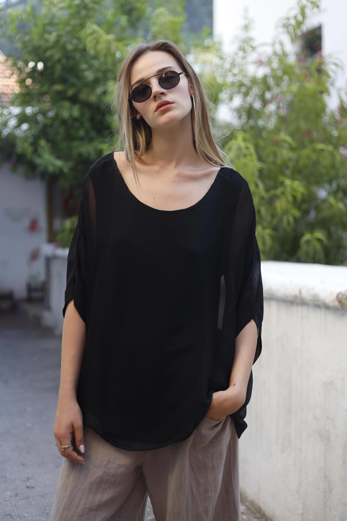 Siyah Sırtı Bağlamalı İpek Bluz