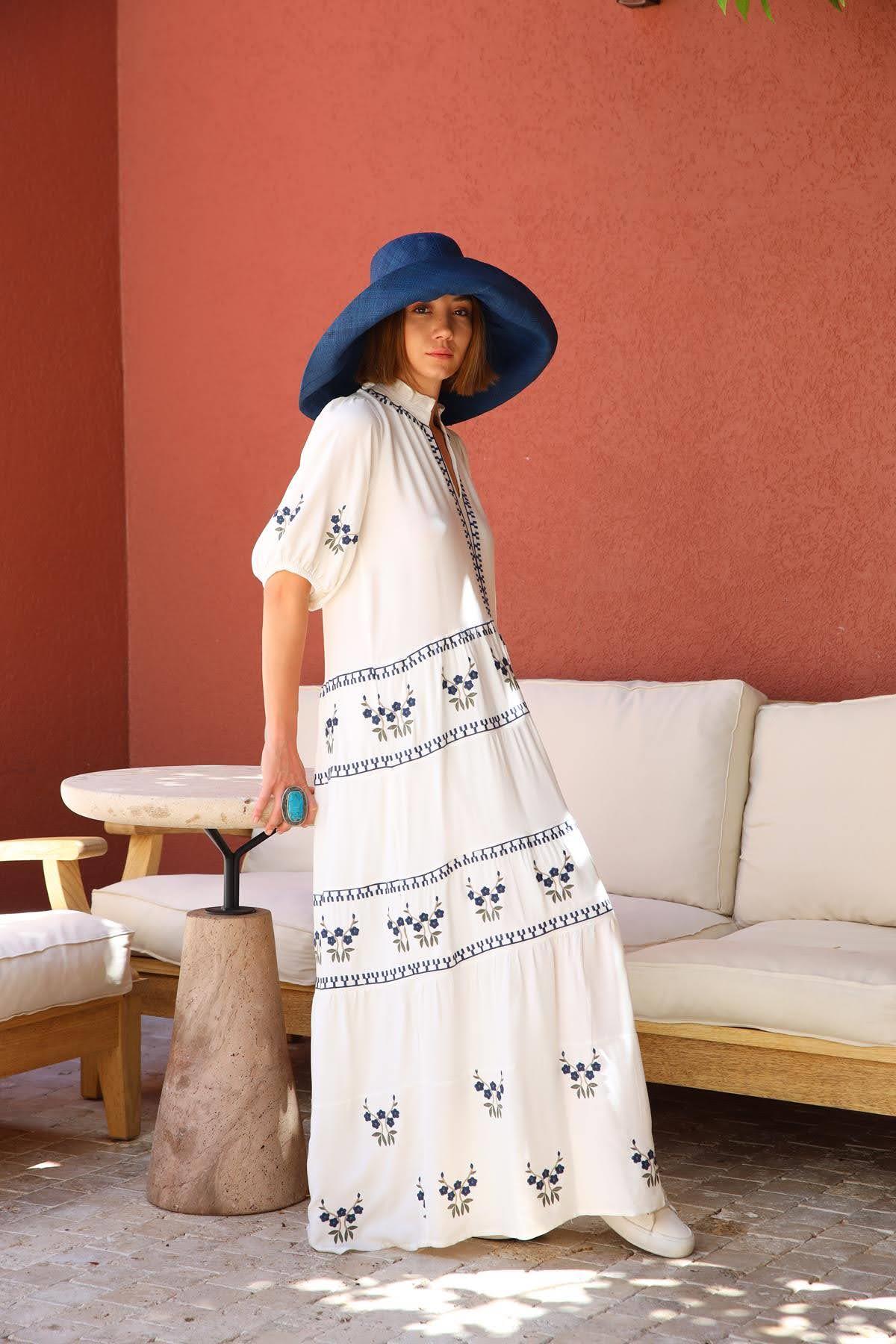  Beyaz V Yaka Karpuz Kol İşlemeli Bohem Elbise