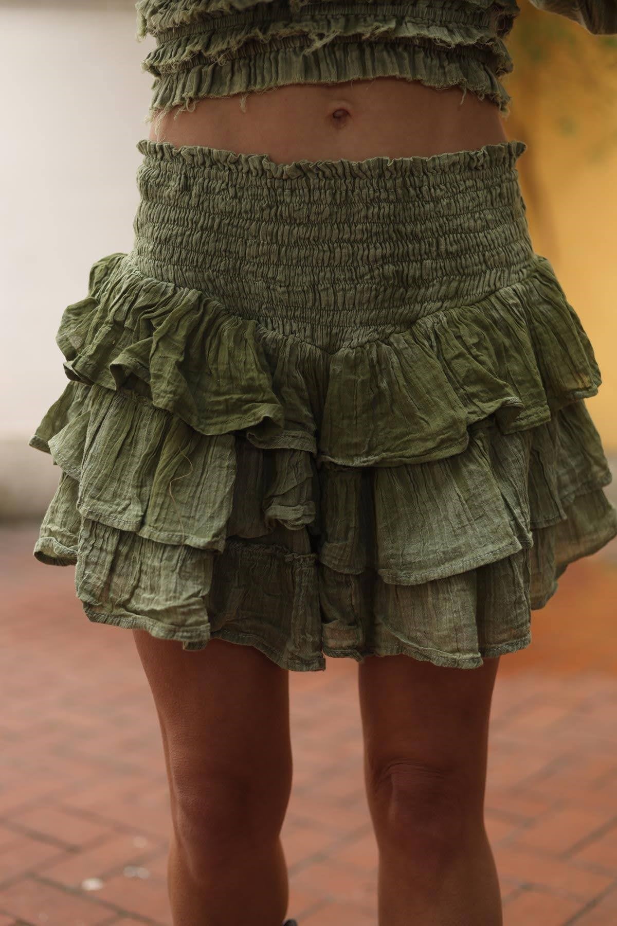 Haki Taşlanmış Beli Gipeli Kat Kat Şort Etek