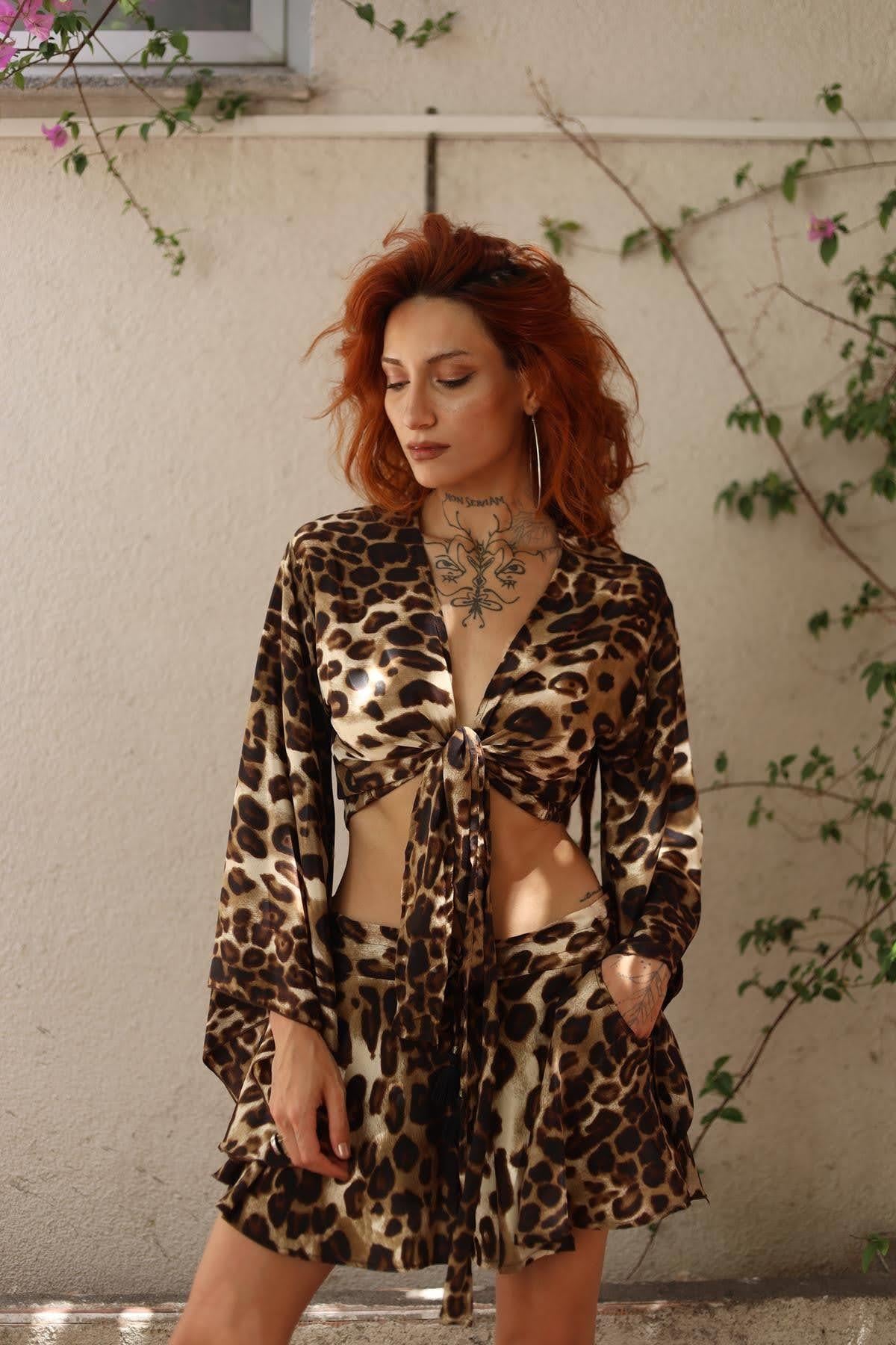 Kahverengi Leopar Desenli Yarasa Kol İpek Bolero