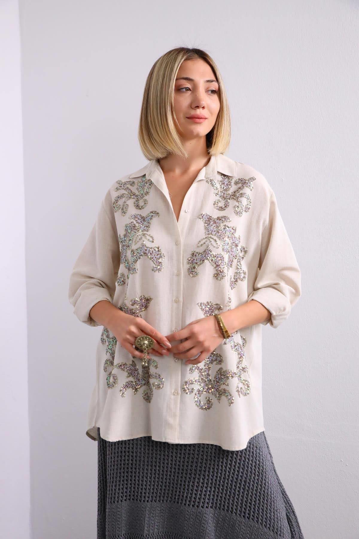  Krem Rengi Pul İşlemeli Yuvarlak Kesim Gömlek