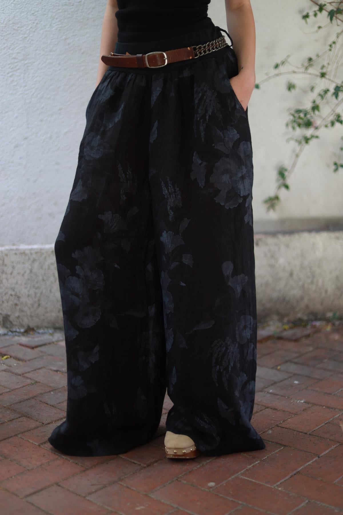 Siyah Çiçek Desenli Beli Lastikli Asena Pantolon