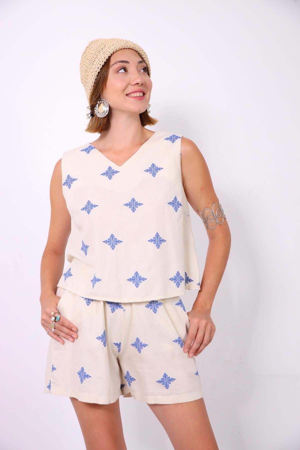  Krem Rengi İşlemeli Şortlu Takım