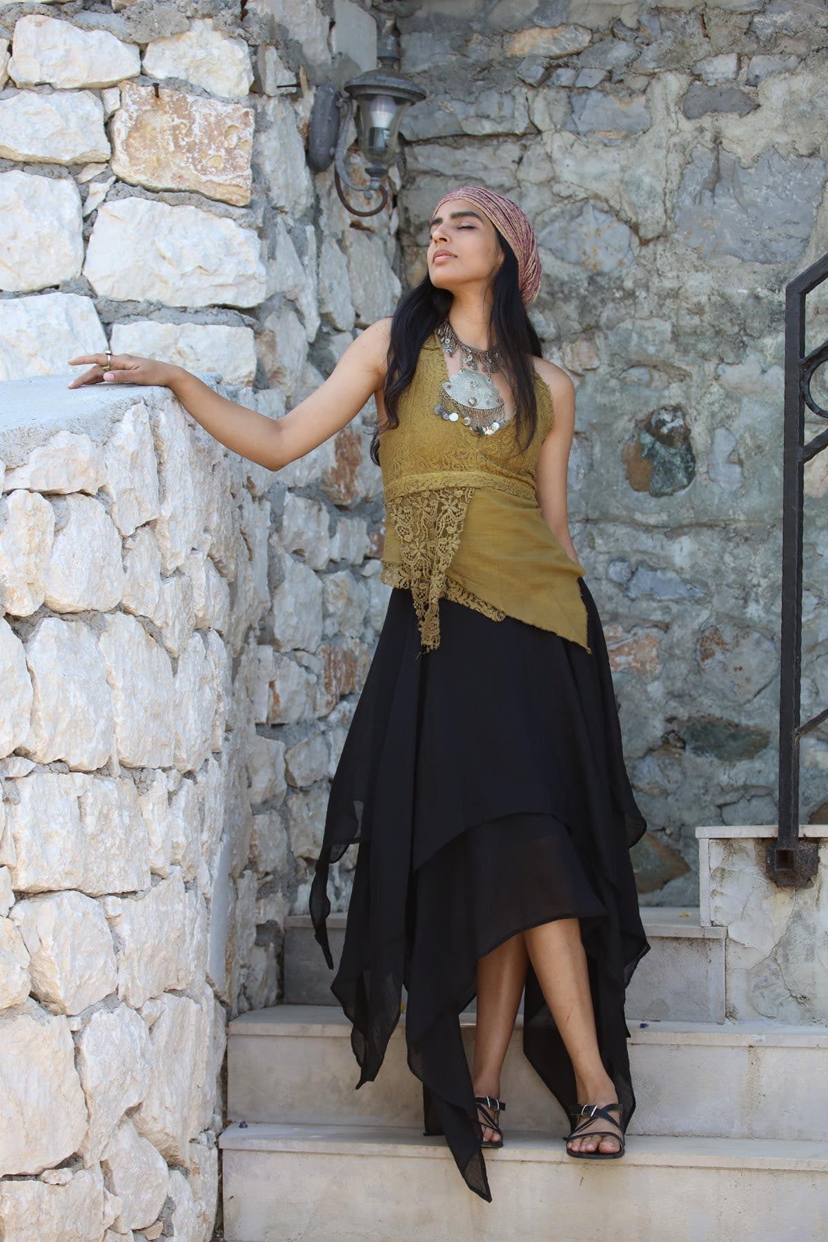 Black Zippered Waist Asymmetrical Cut Skirt