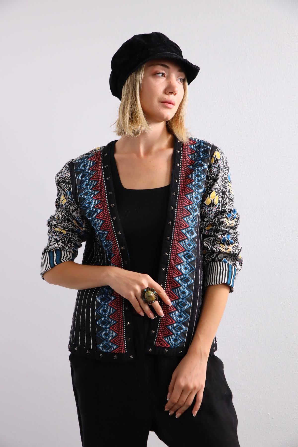 Siyah Desenli Yıldız Detaylı Bohem Ceket - Şaman Butik Siyah Desenli Yıldız Detaylı Bohem Ceket
