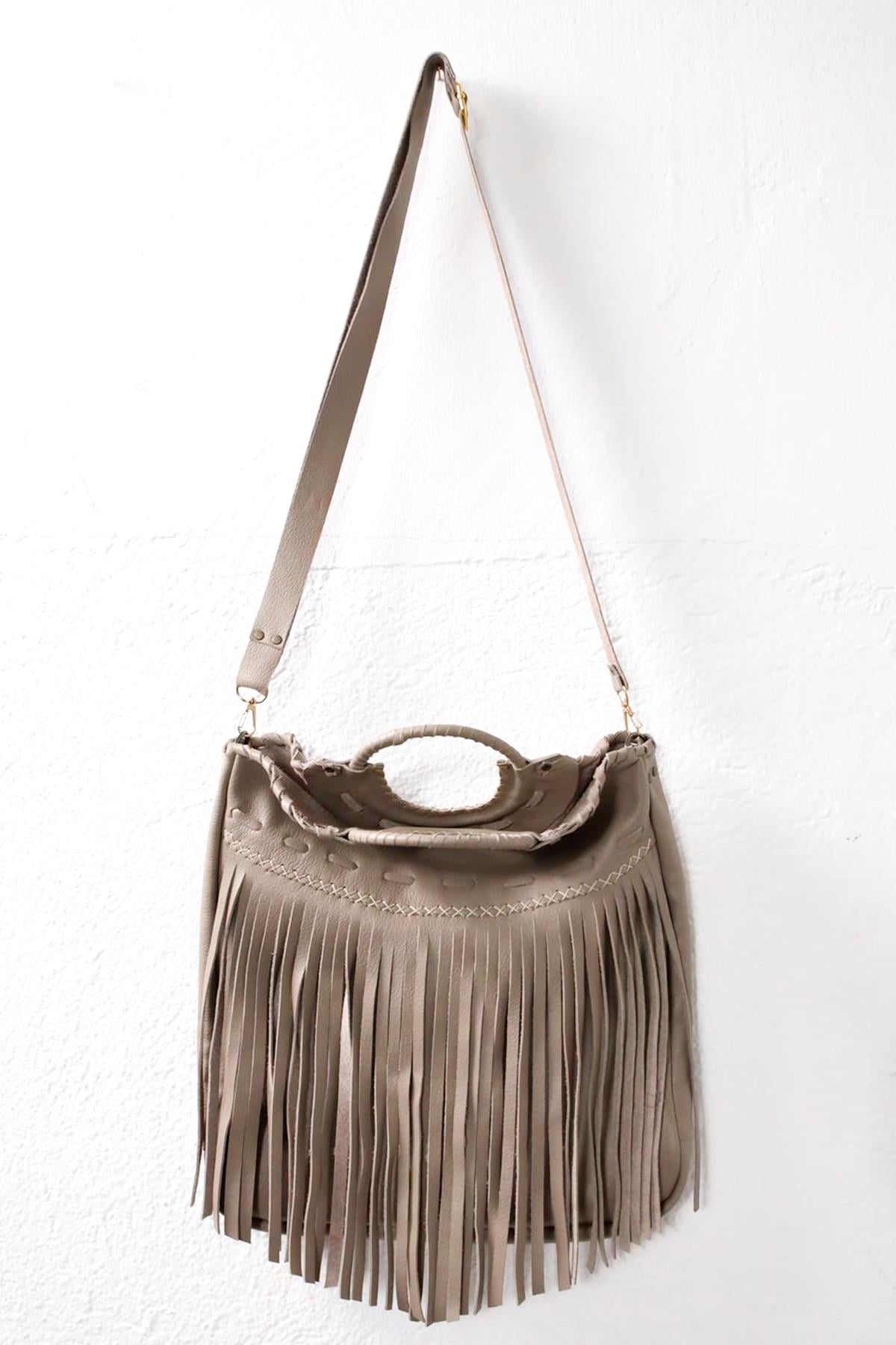  Vizon Rengi Püsküllü Deri Çanta