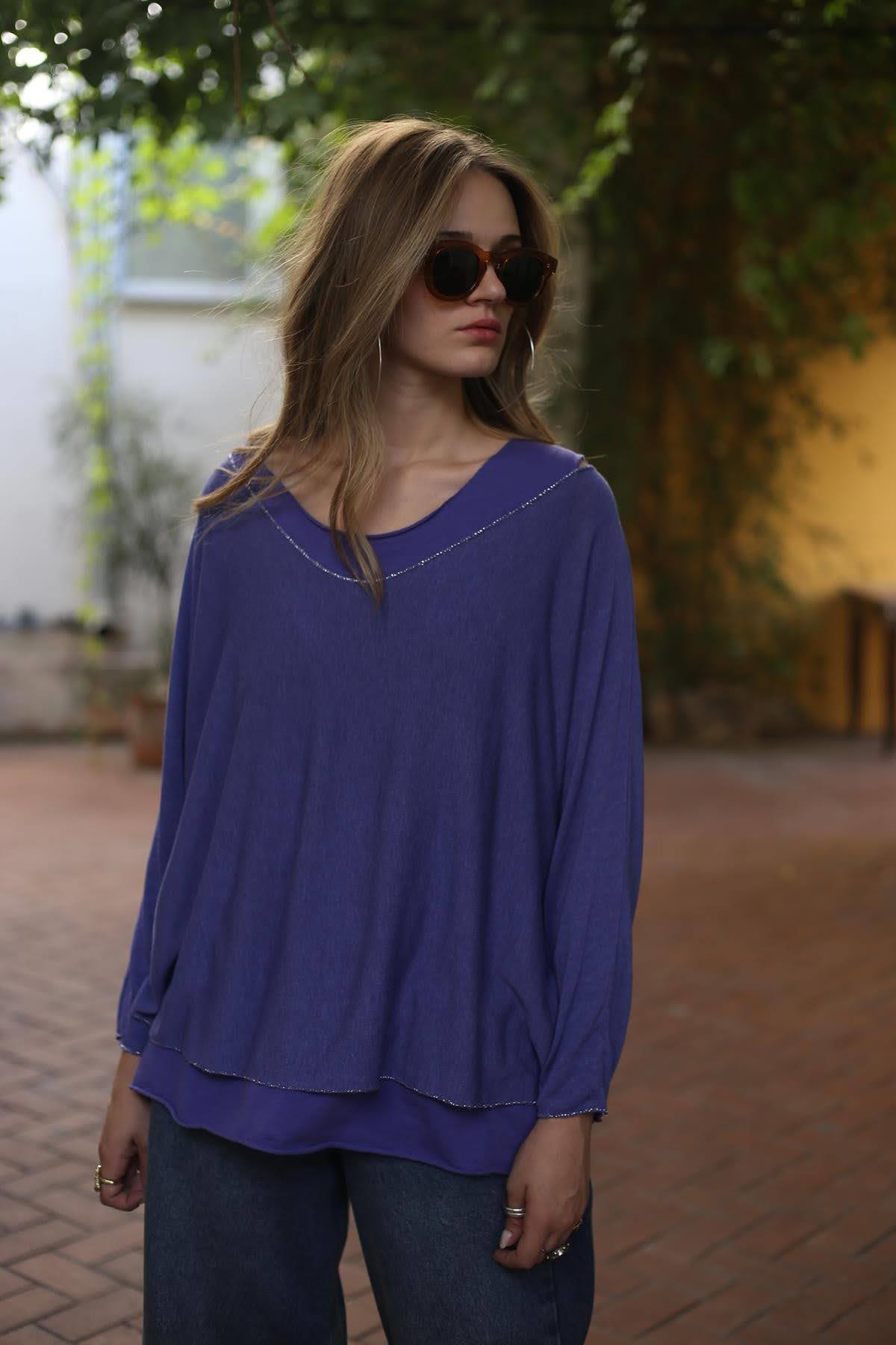 Mor Sim Detaylı Geniş Yaka Atletli Bluz