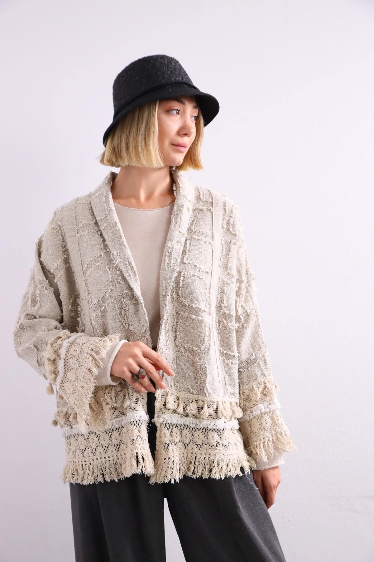 Krem Rengi Simli Saçaklı Kısa Etnik Ceket - Şaman Butik Krem Rengi Simli Saçaklı Kısa Etnik Ceket