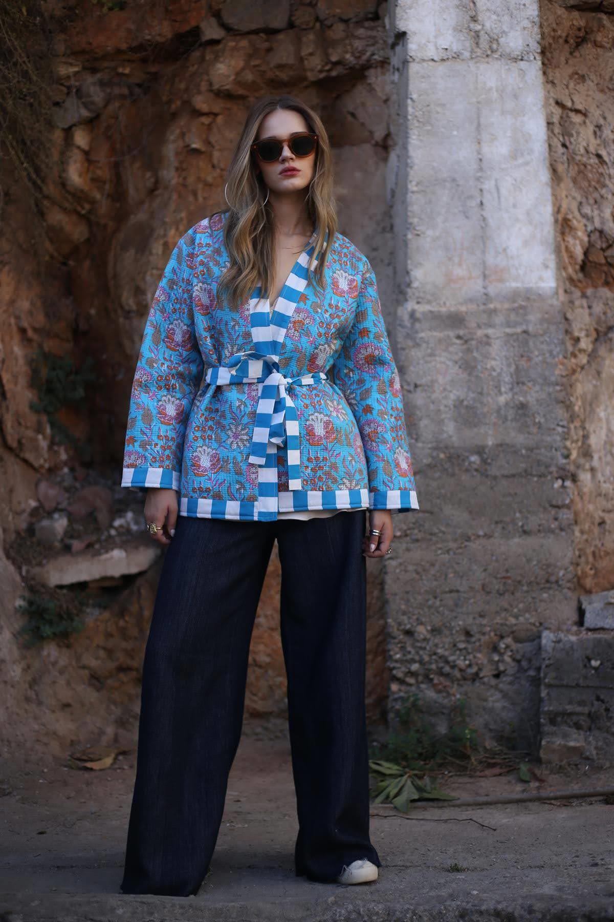 Bebek Mavisi Desenli Garnili Kapitone Ceket