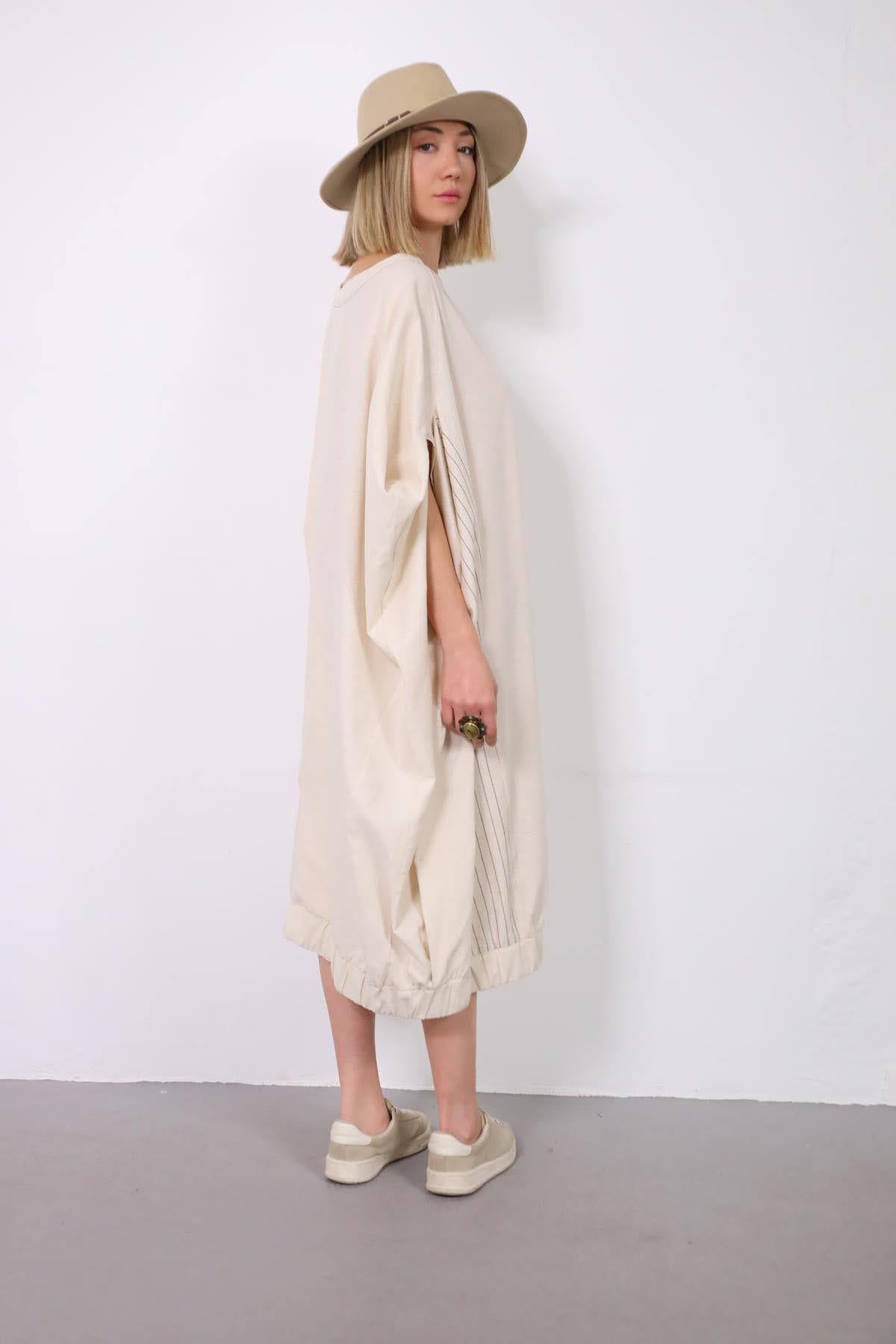 Krem Rengi Asimetrik Kesim Oversize Tasarım Elbise - Şaman Butik Krem Rengi Asimetrik Kesim Oversize Tasarım Elbise