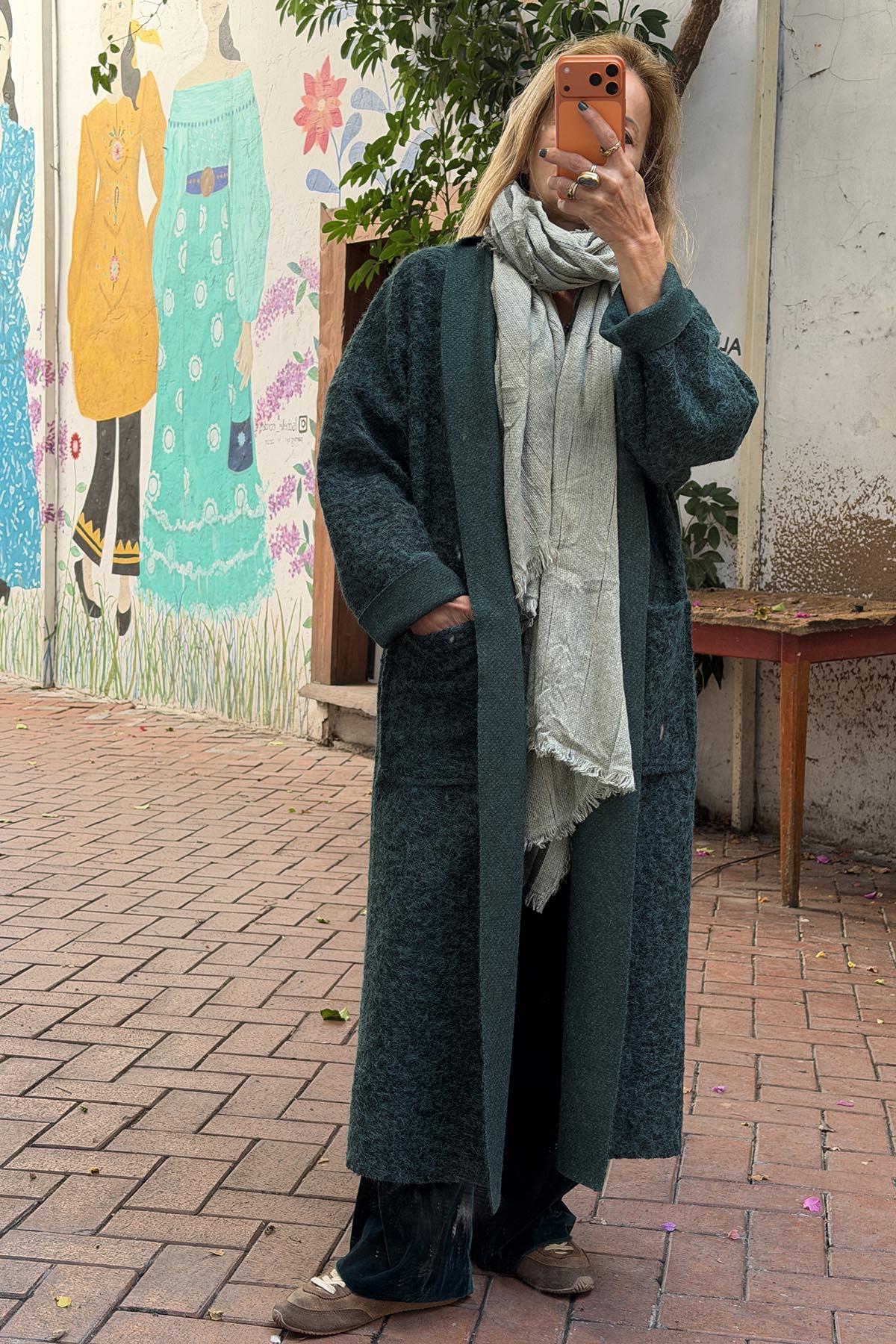 Zümrüt Yeşili Şardonlu Keçe Kaban