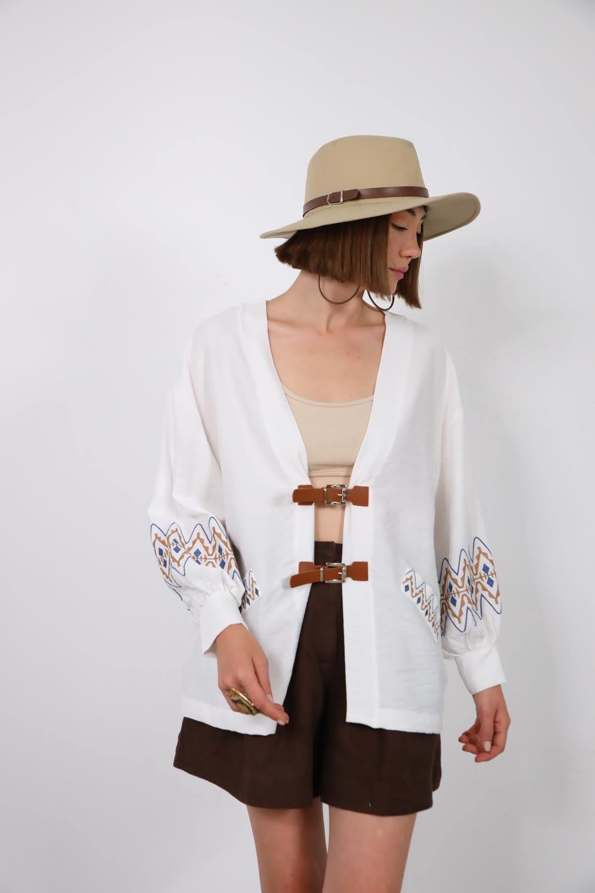 Ekru Nakışlı Sahte Cepli Kemerli Hırka - Şaman Butik Ekru Nakışlı Sahte Cepli Kemerli Hırka