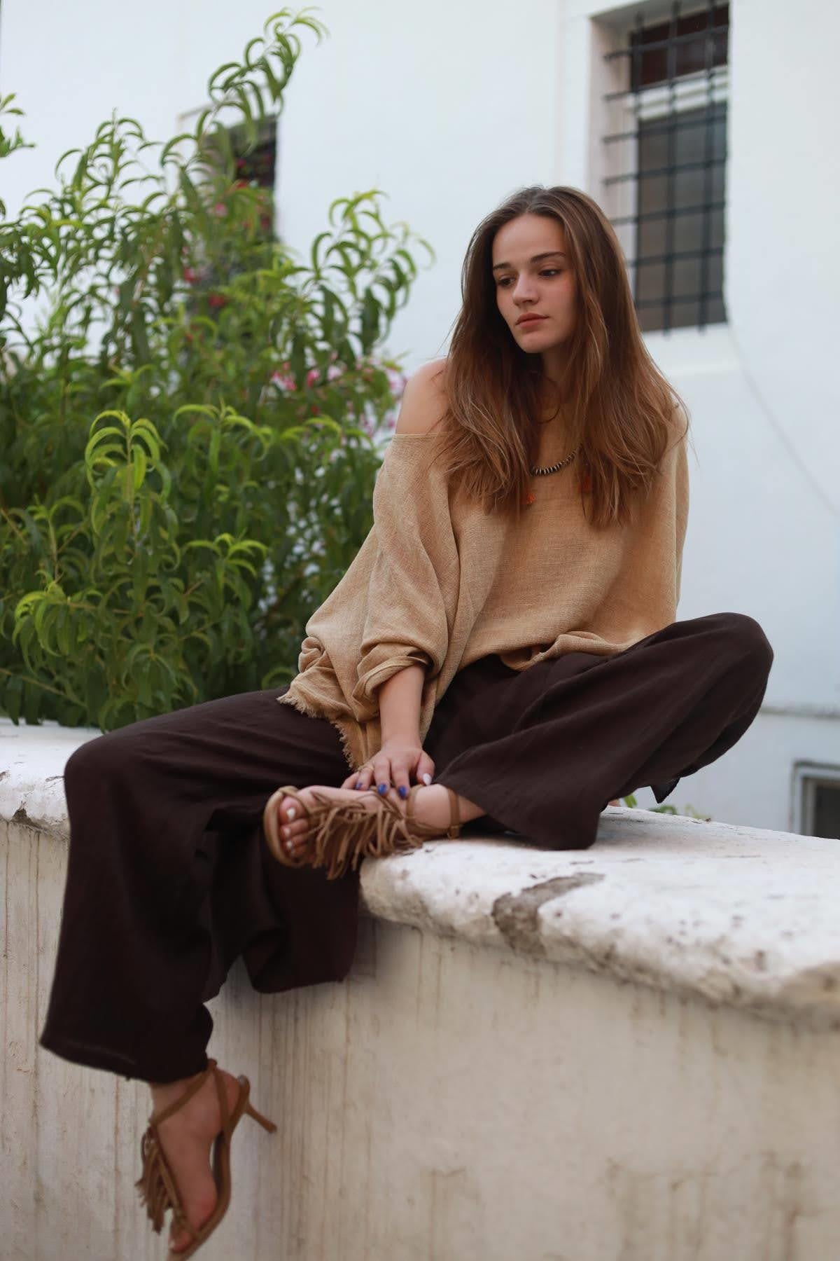 Camel Rengi Yarasa Kol Saçaklı Soft Keten Bluz