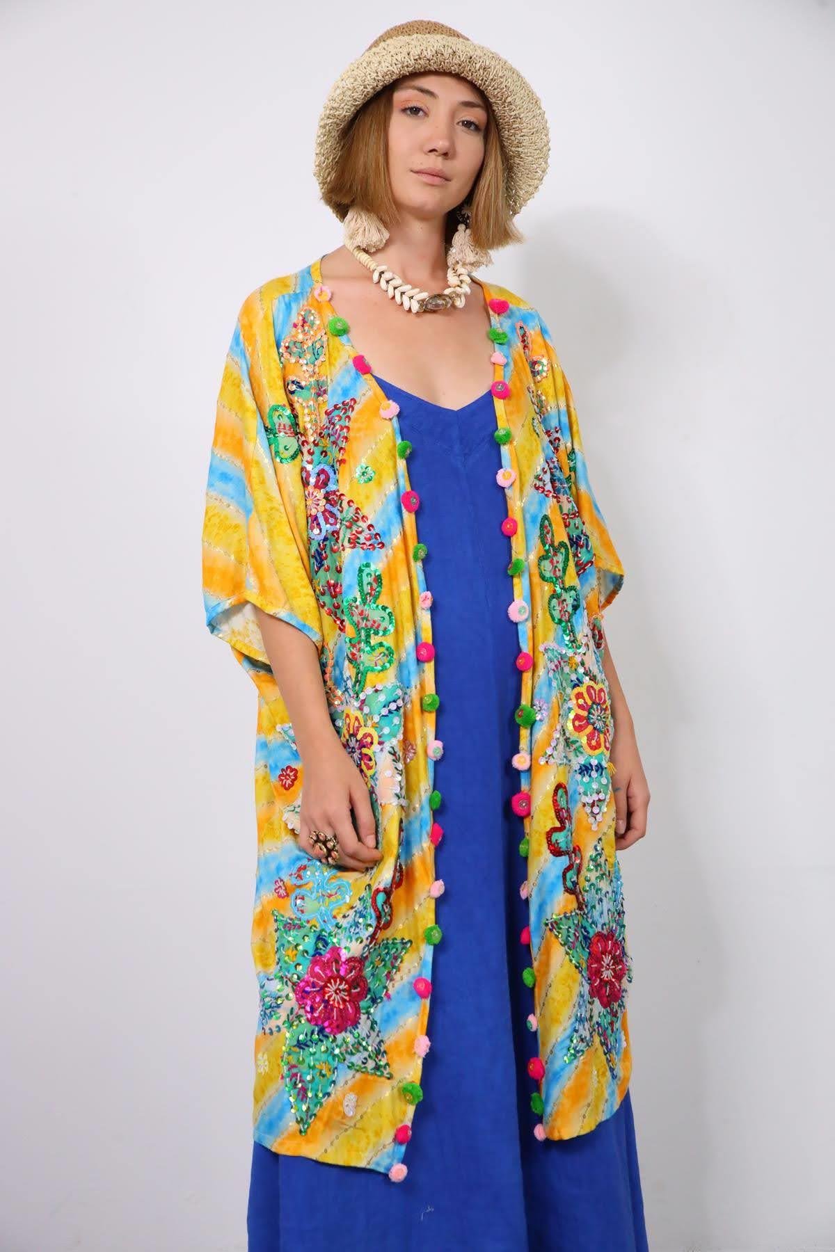  Sarı Pul İşlemeli Ponponlu Batikli Tasarım Kaftan