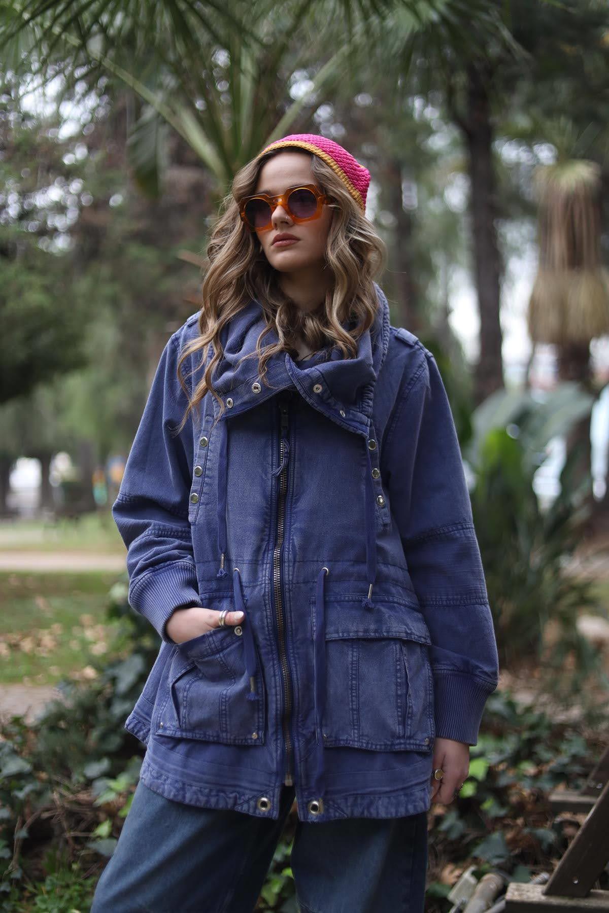 İndigo Mavi Yıkamalı Kapüşonlu Mont