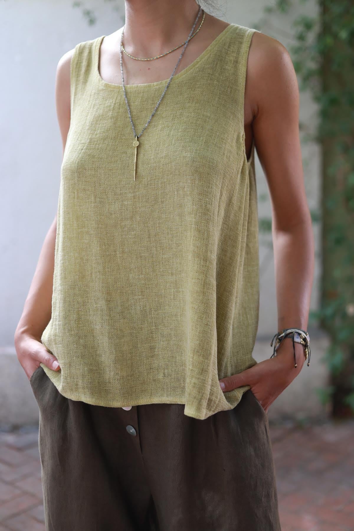 Fıstık Yeşili Geniş Yaka Askılı Soft Keten Bluz