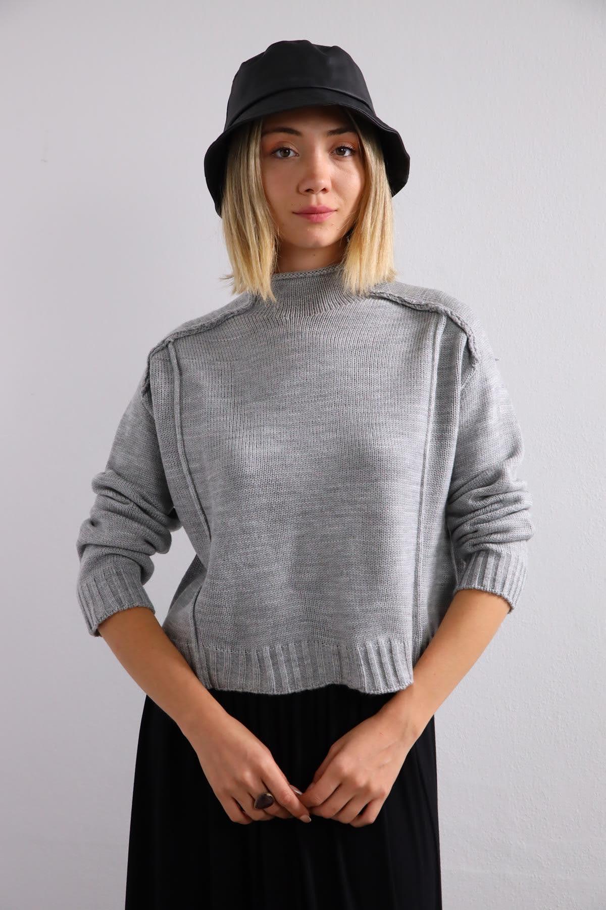 Gri Yarım Boğazlı Dikiş Detaylı Kazak - Şaman Butik Gri Yarım Boğazlı Dikiş Detaylı Kazak