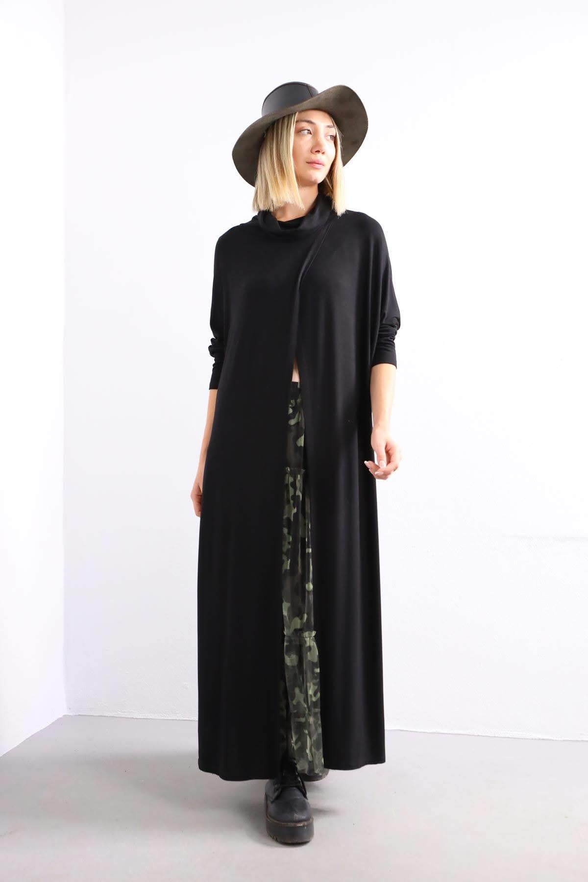  Siyah Önü Yırtmaçlı Boğazlı Tunik