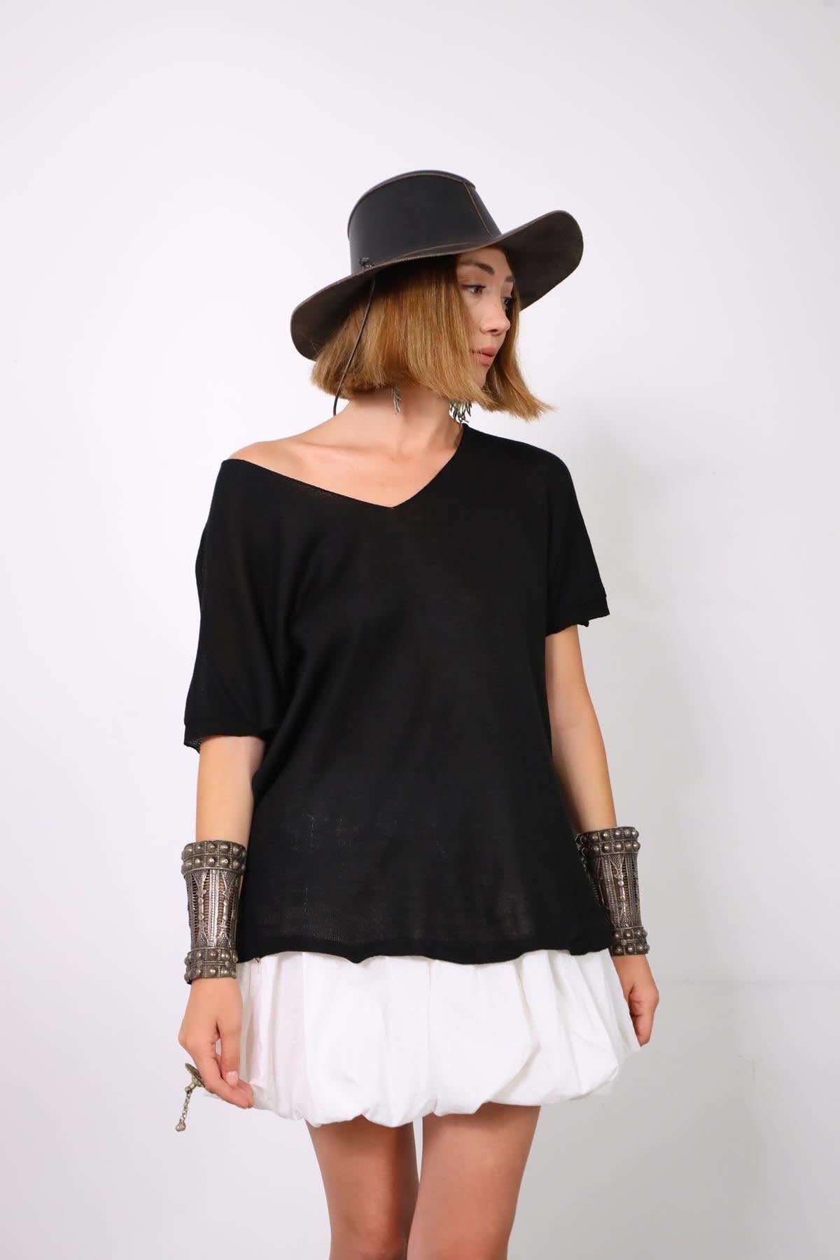 Siyah V Yaka Yarasa Kol Triko Bluz - Şaman Butik Siyah V Yaka Yarasa Kol Triko Bluz