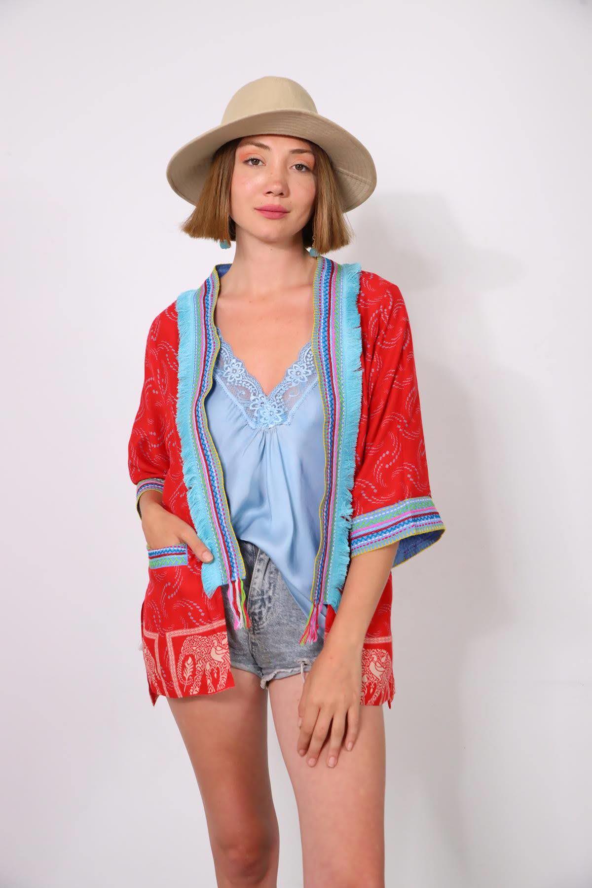 Kırmızı Yakası Püsküllü İşlemeli Otantik Kısa Kaftan - Şaman Butik Kırmızı Yakası Püsküllü İşlemeli Otantik Kısa Kaftan