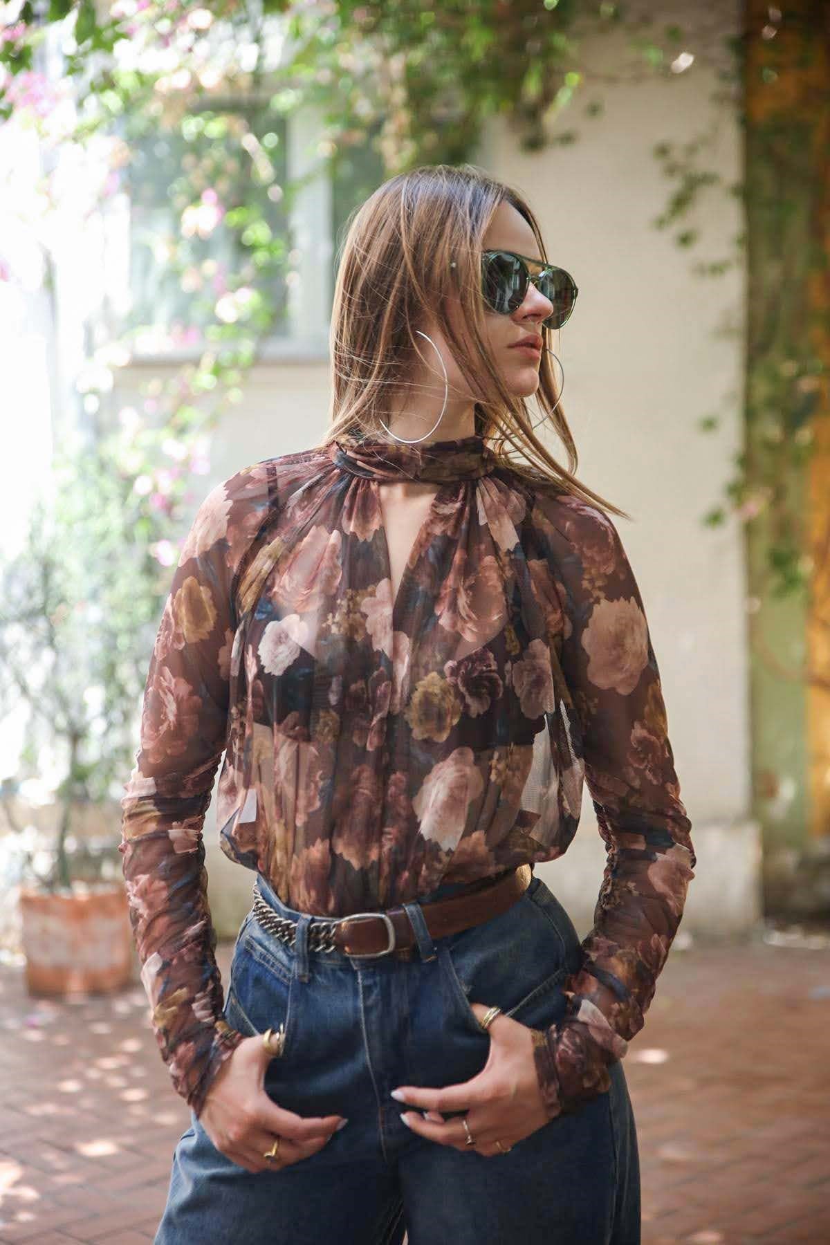 Kahverengi Çiçek Desenli Göğüs Dekolteli Tül Bodysuit