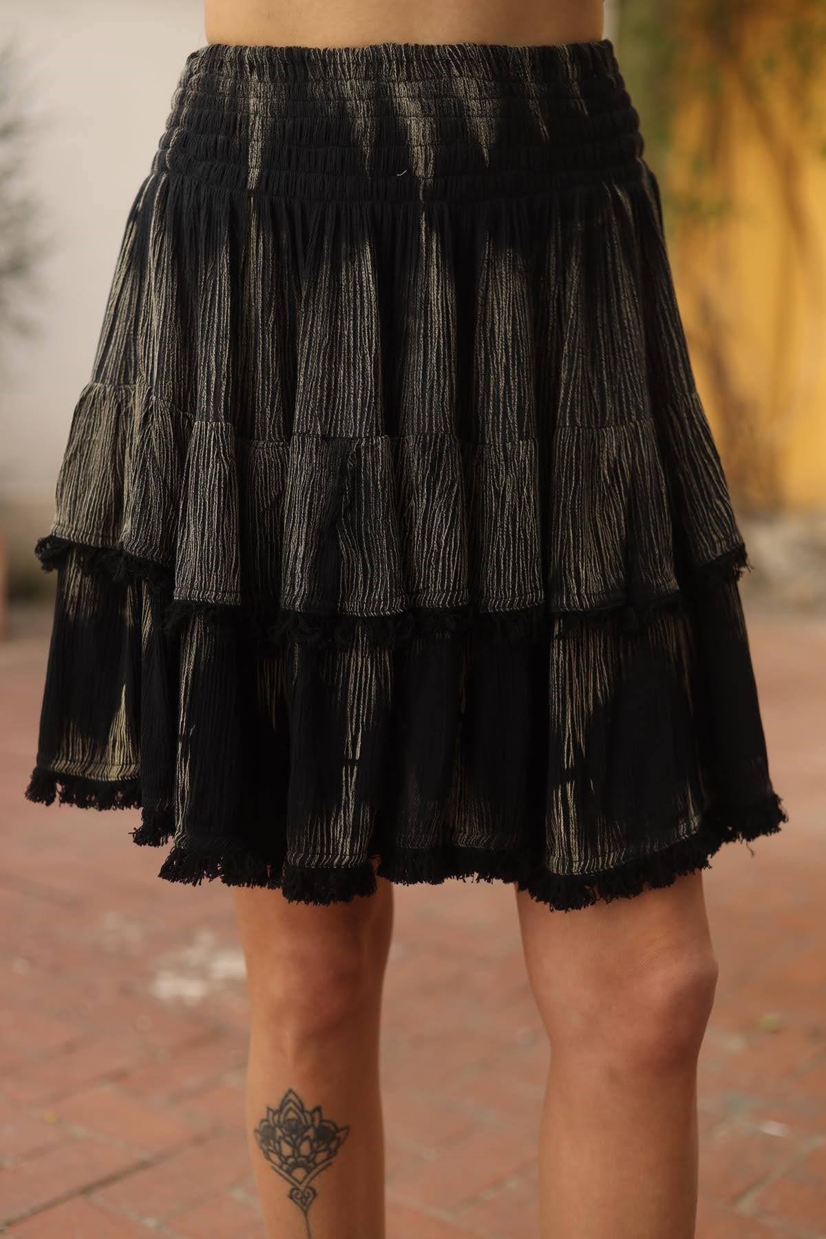 Siyah Beli Gipeli Katlı Püsküllü Etek Bluz