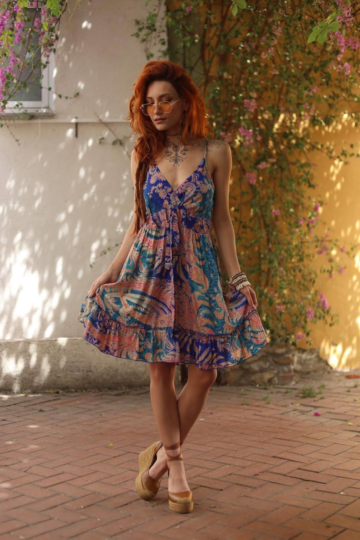 Mavi Kruvaze Yaka Beli Kuşaklı Askılı Mini İpek Elbise