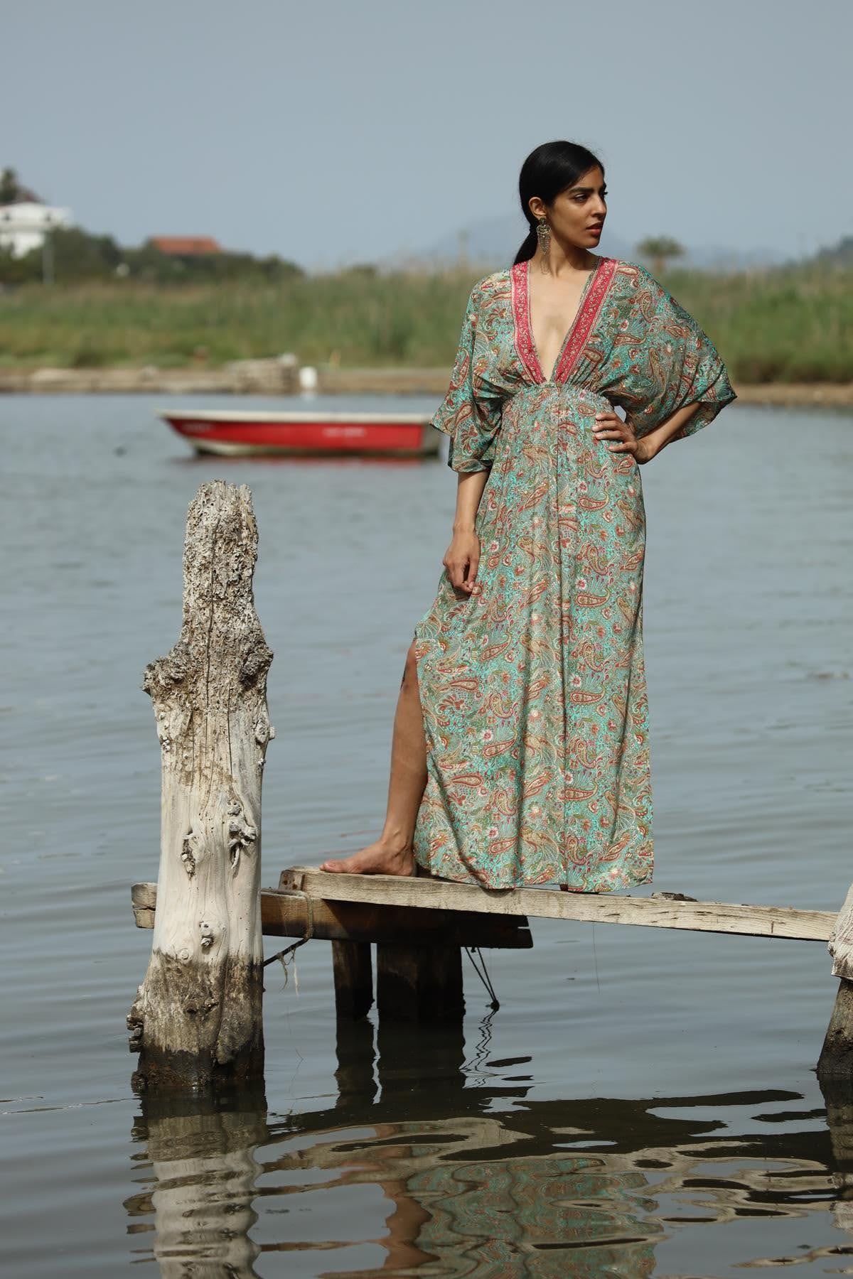 Mint Yeşili Arkası Önü V Yaka Beli Gipeli Elbise