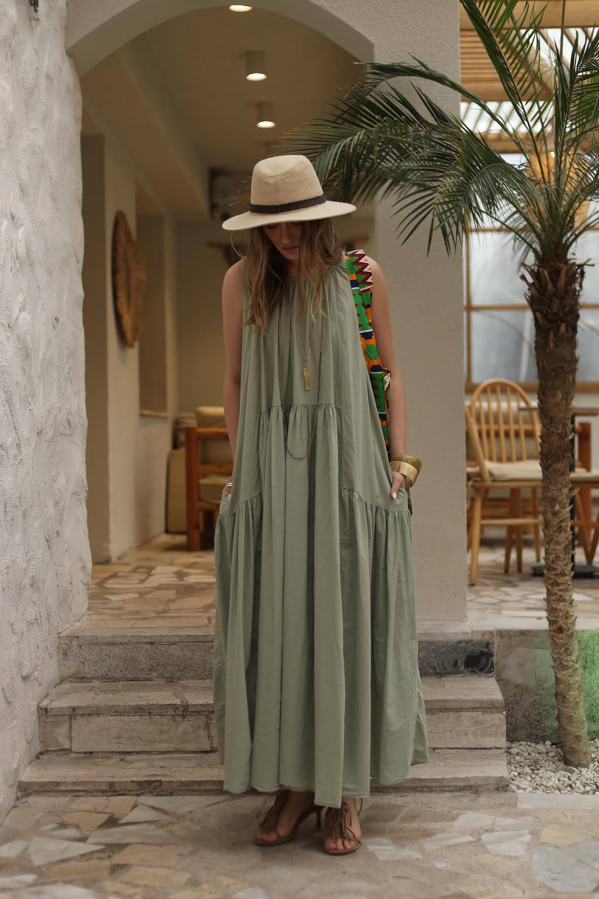 Çağla Yeşili Dikiş Detaylı Sırtı Bağlamalı Askılı Elbise