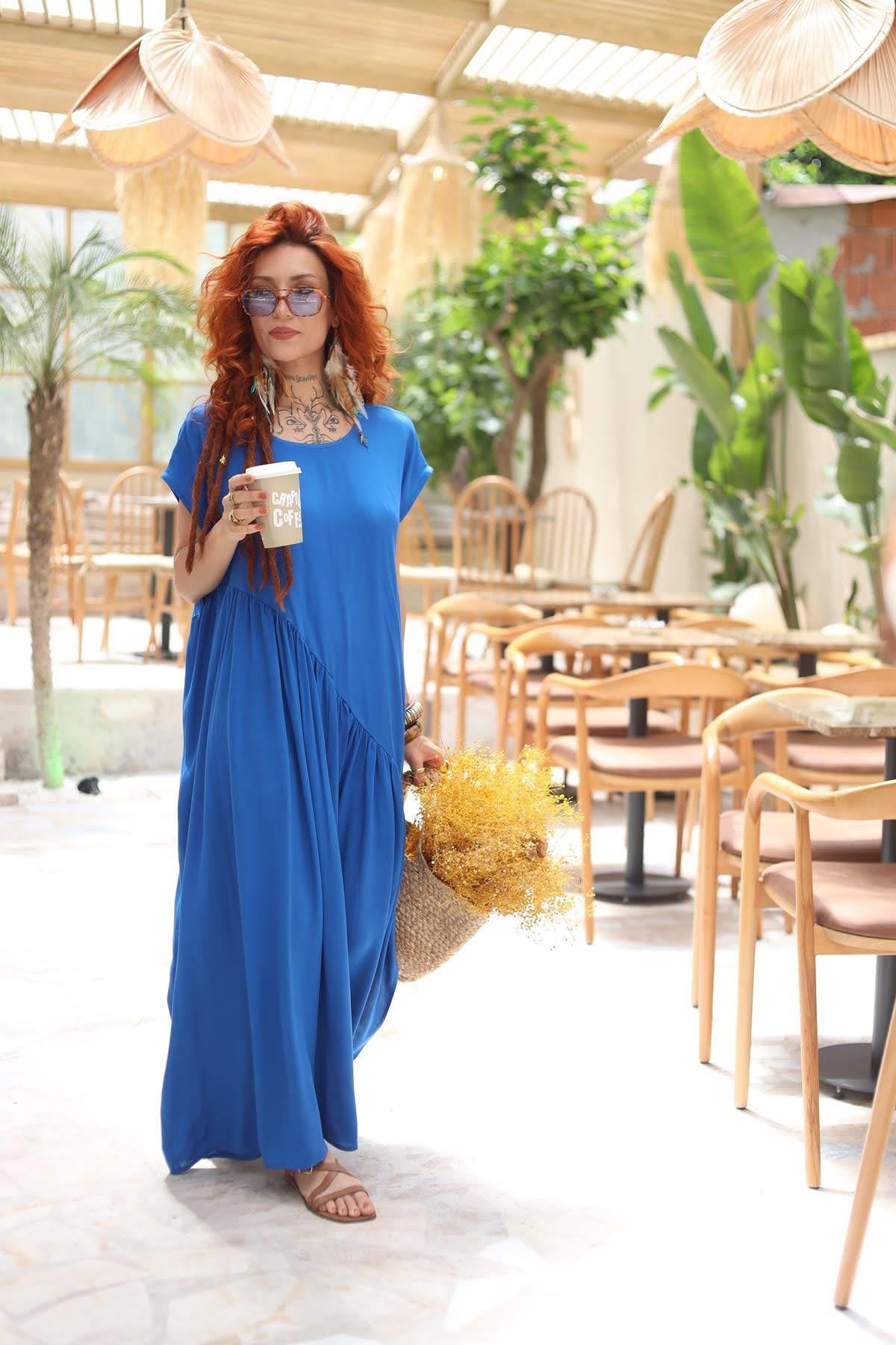 Saks Mavisi Dikiş Detaylı Yanı Yırtmaçlı Kolsuz Elbise