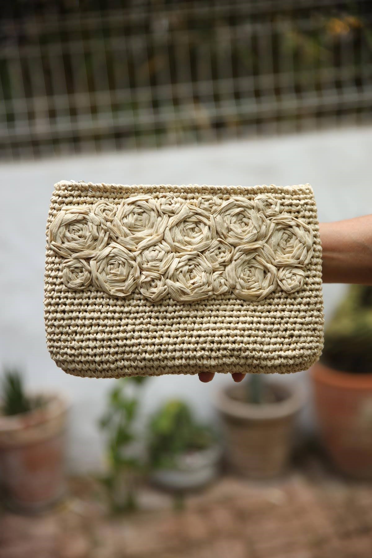 Krem Rengi Çiçekli Rafya Clutch Çanta