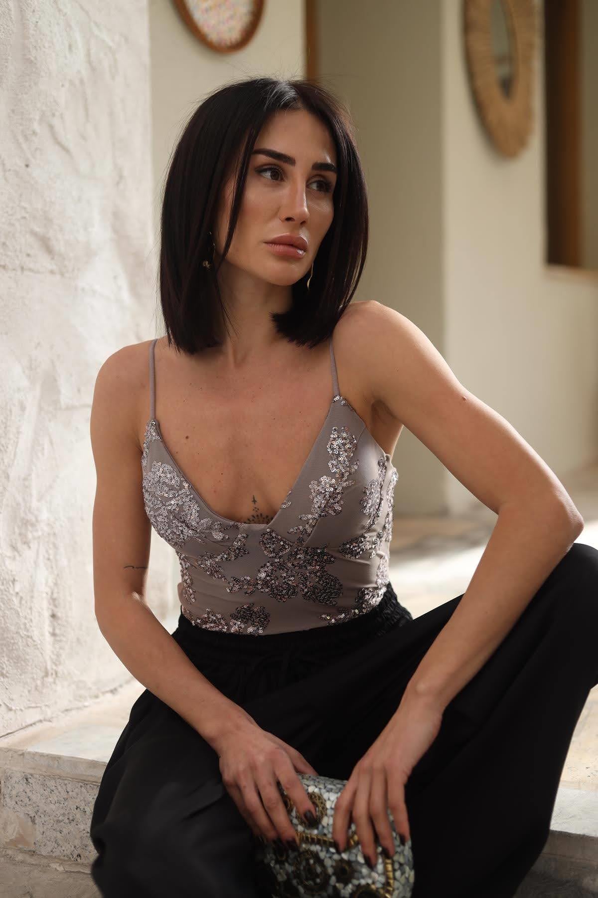 Vizon Rengi Payetli Ayarlanabilir Askılı Bodysuit