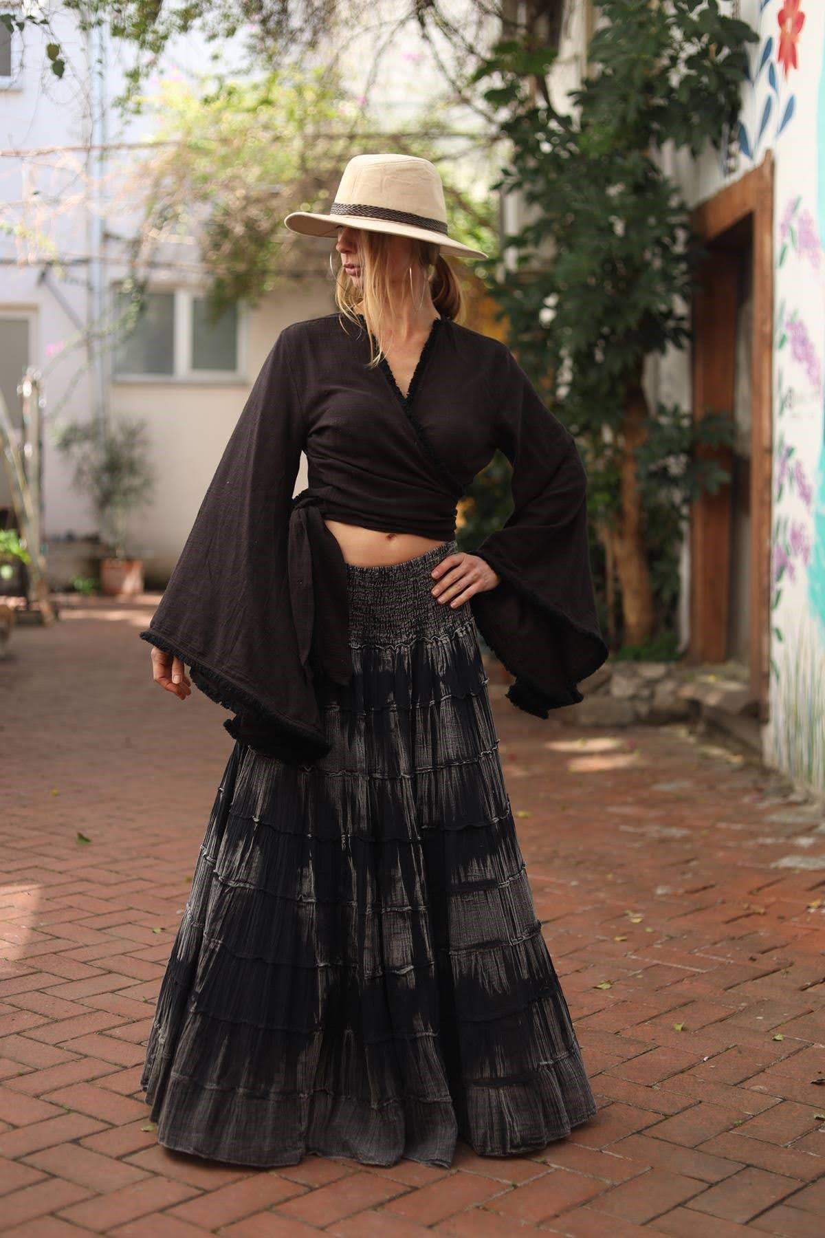 Siyah Taşlanmış Beli Gipeli Etek