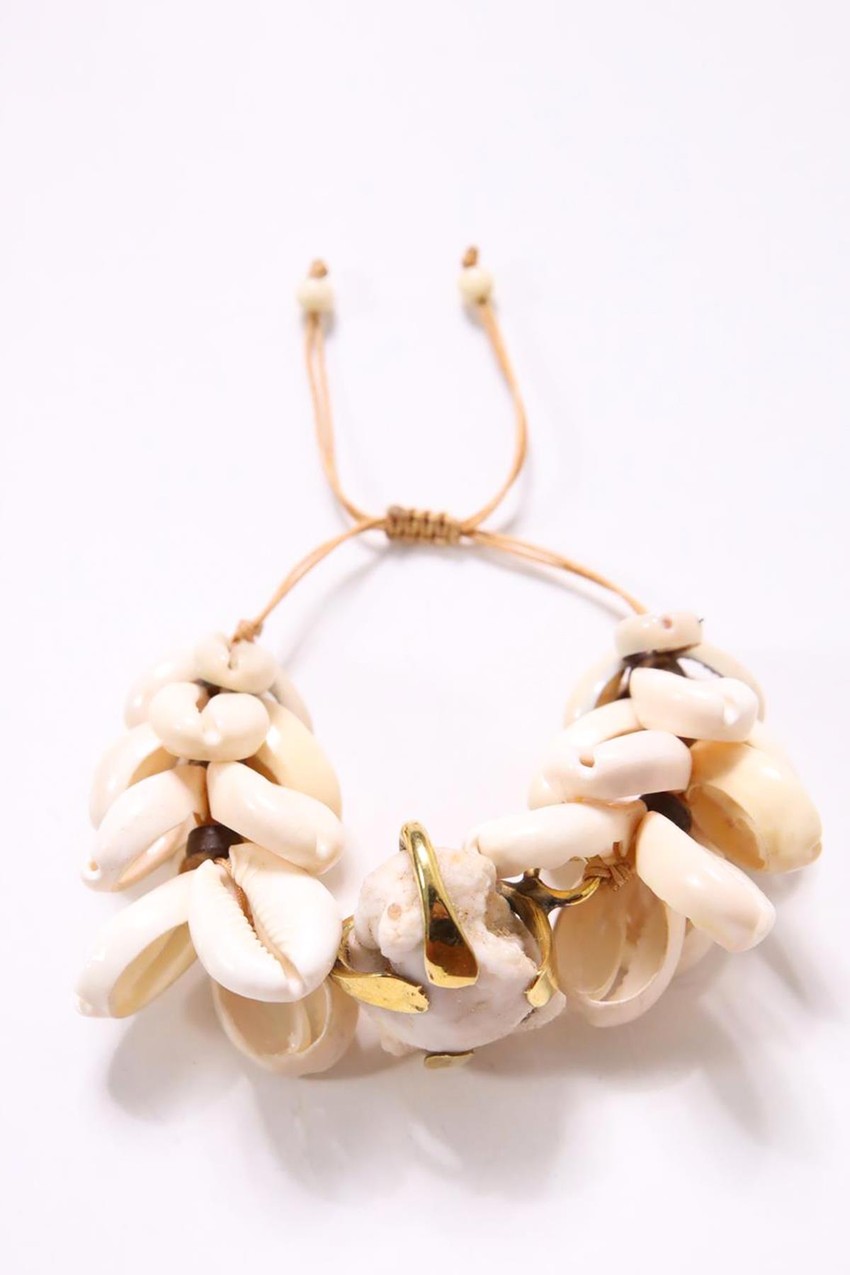 Deniz Kabuklu Kristal Taş Detaylı Bileklik - Şaman Butik Deniz Kabuklu Kristal Taş Detaylı Bileklik