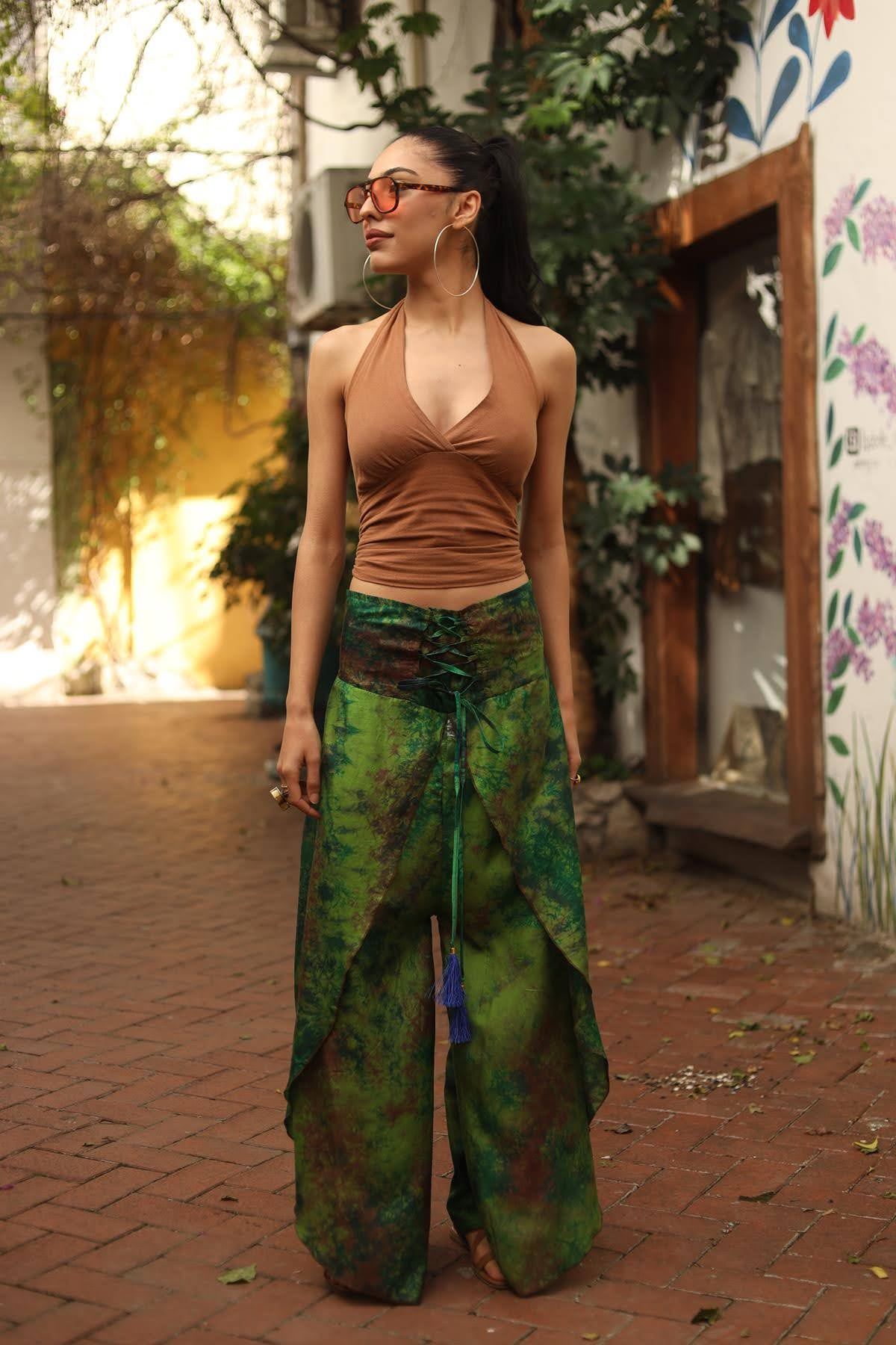 Renkli Batik Desenli İpek Kelebek Pantolon