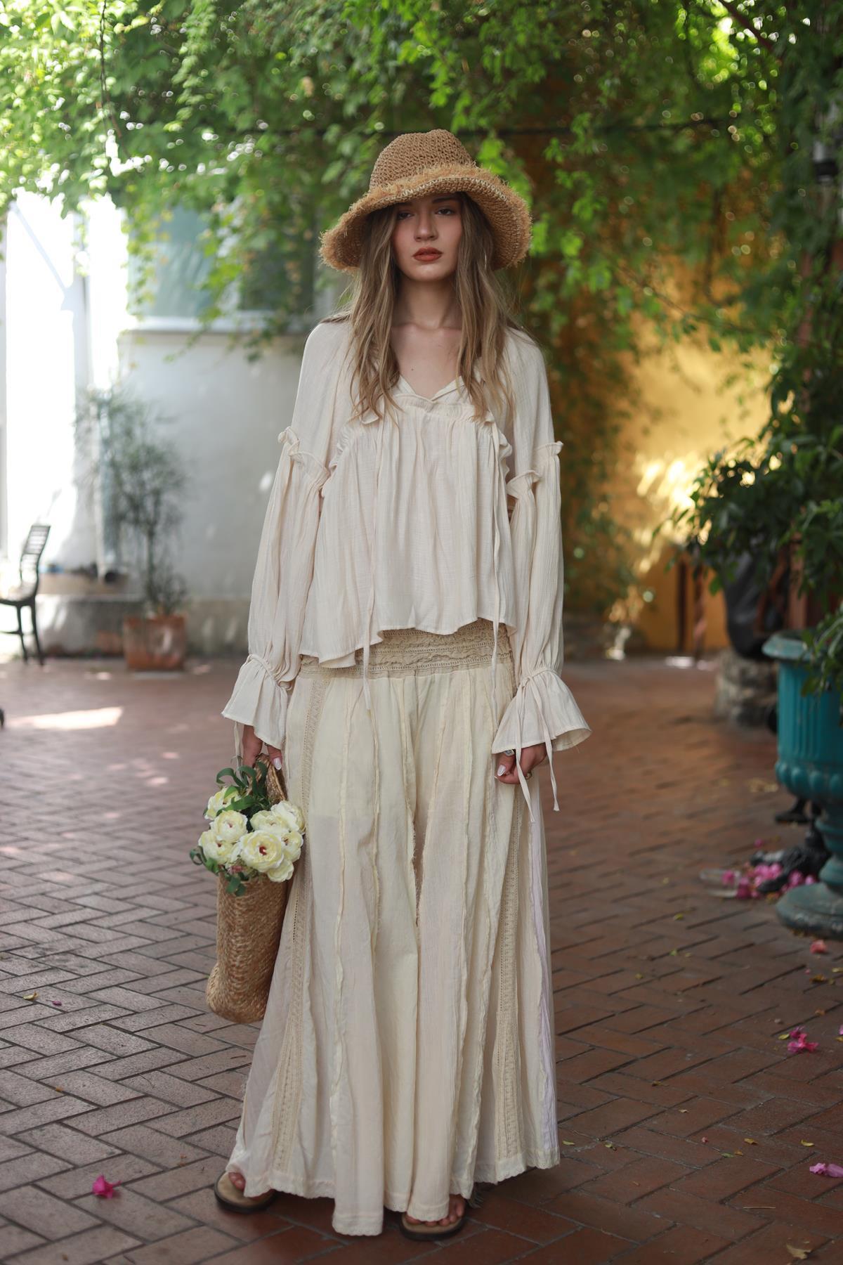 Cream Guipure Detailed Trousers