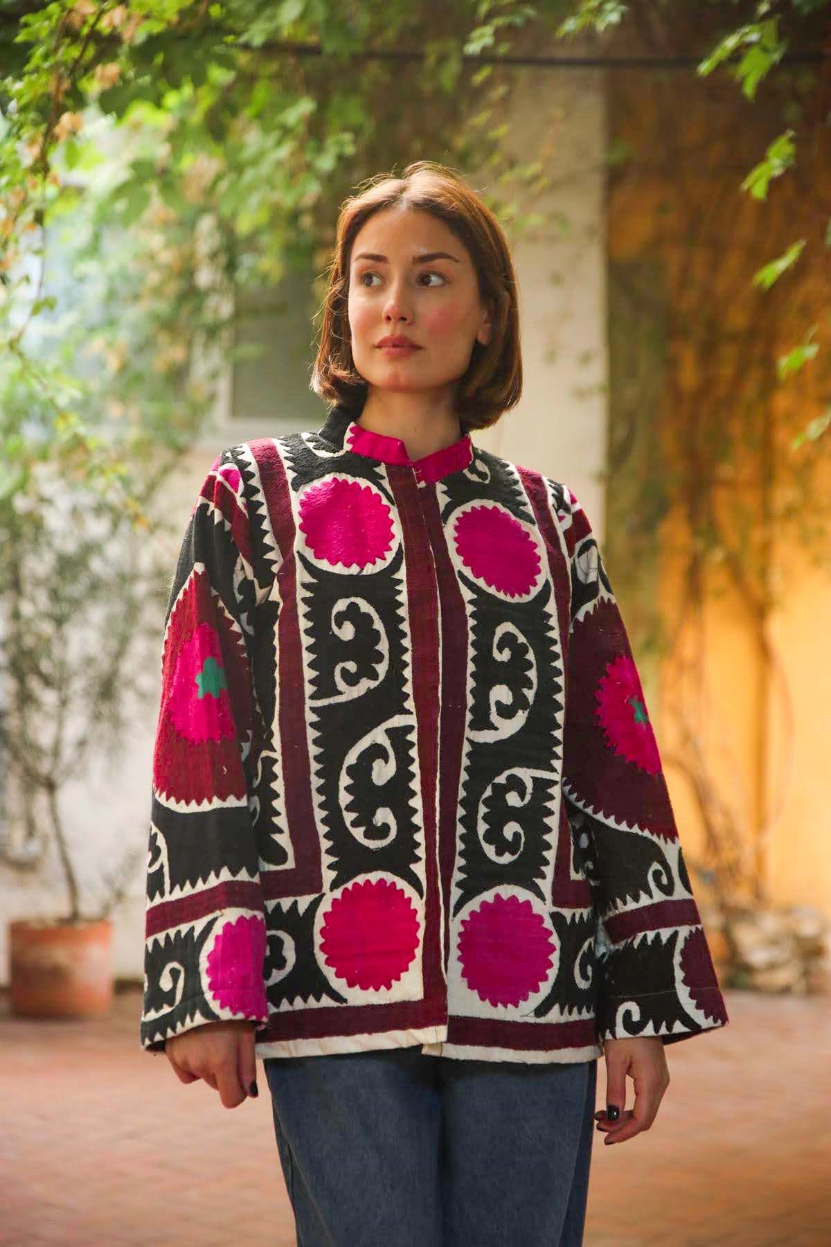 Ekru Kısa Suzani Ceket