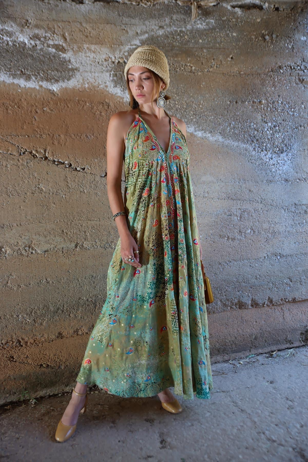 Mint Yeşili Desenli Dikiş Detaylı Askılı İpek Elbise - Şaman Butik Mint Yeşili Desenli Dikiş Detaylı Askılı İpek Elbise